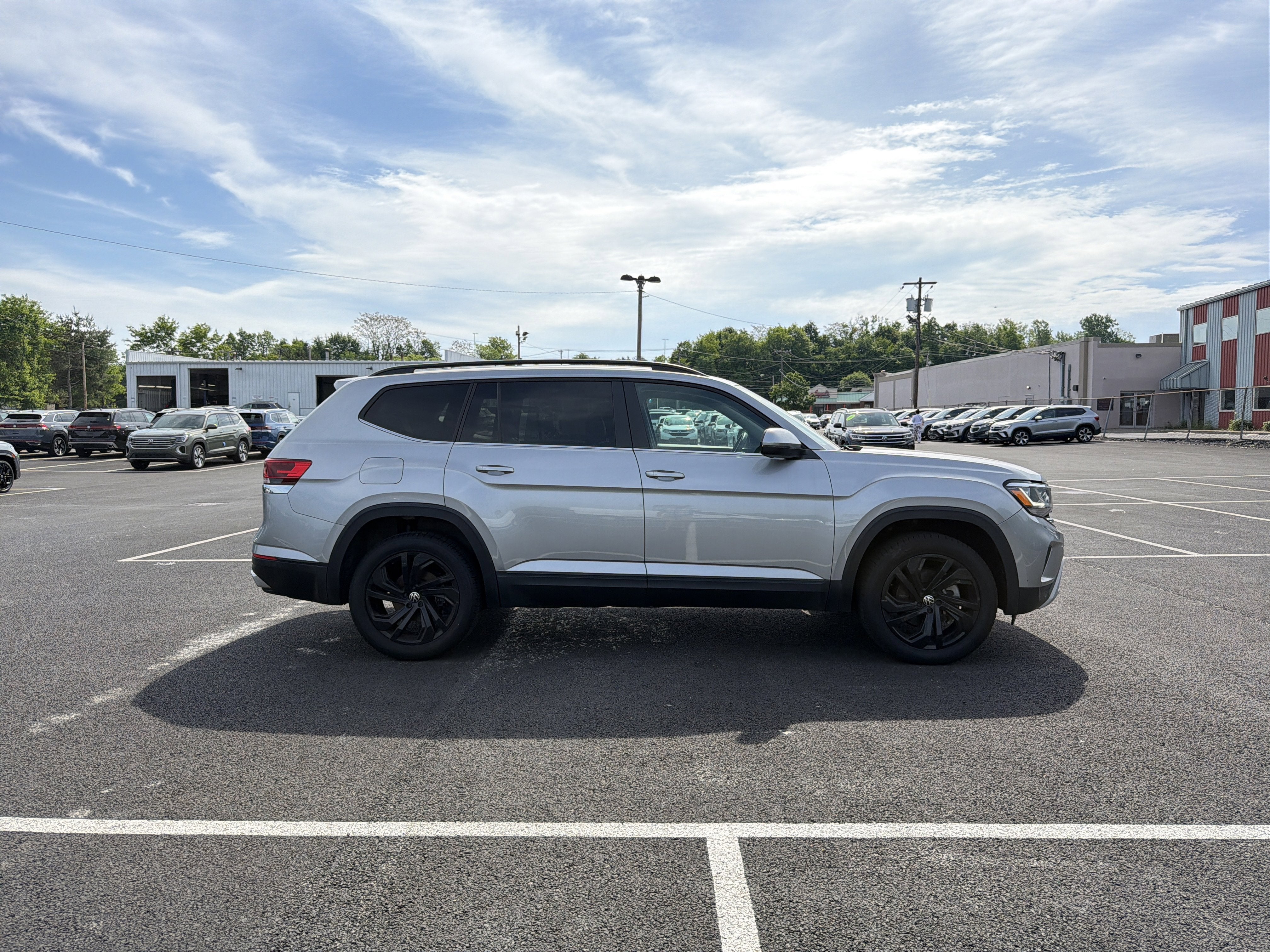 2023 Volkswagen Atlas 2.0T SE w/Technology