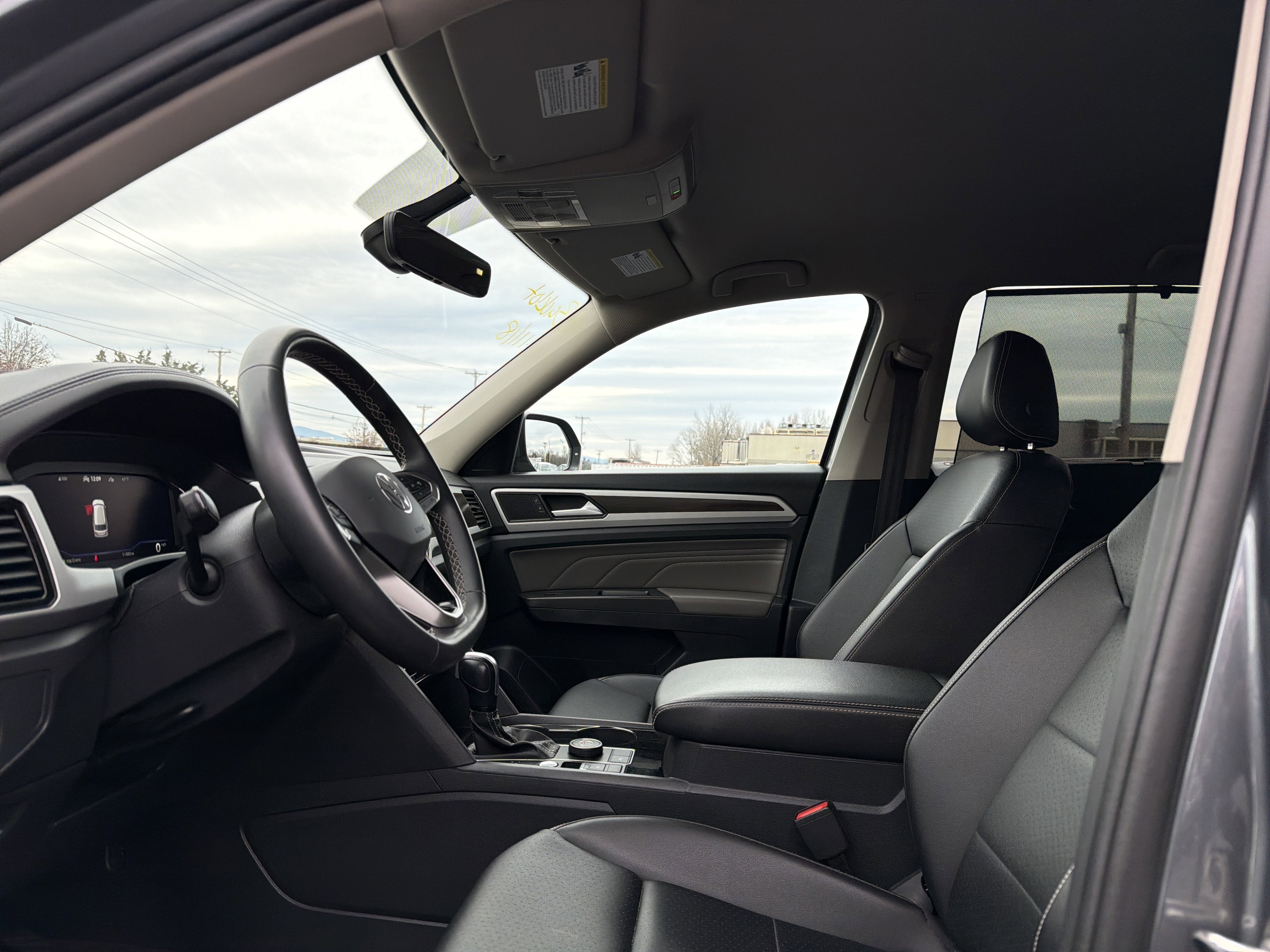 2023 Volkswagen Atlas 2.0T SE w/Technology