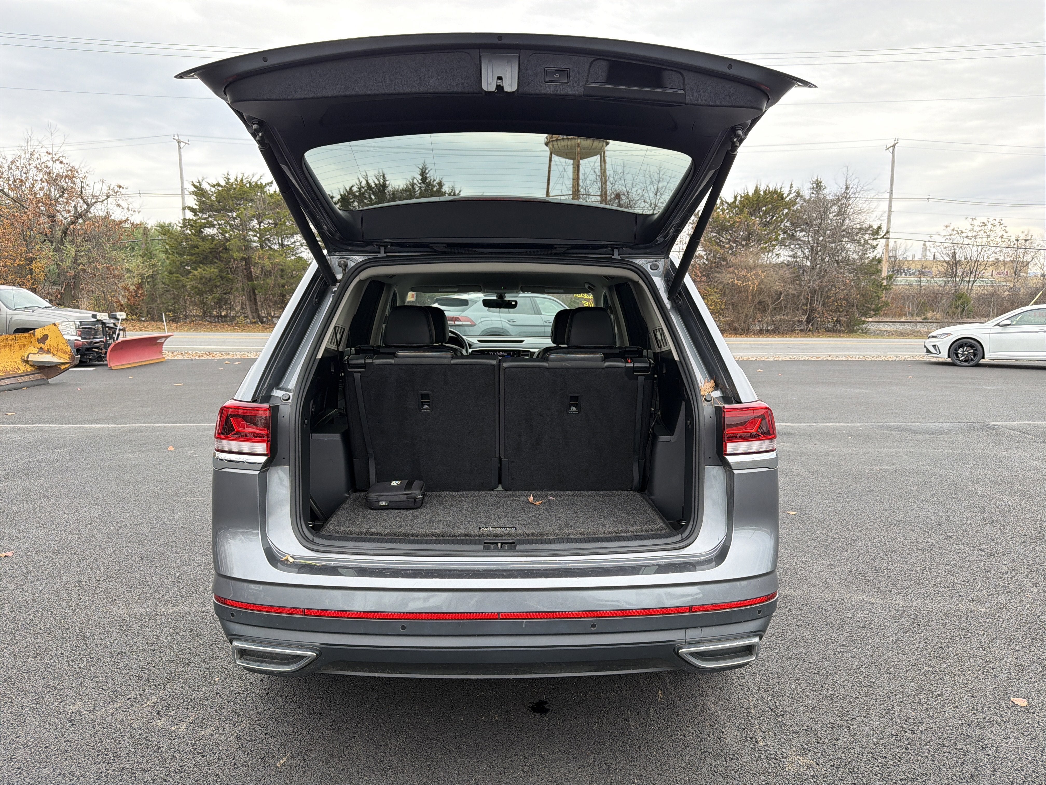 2023 Volkswagen Atlas 2.0T SE w/Technology