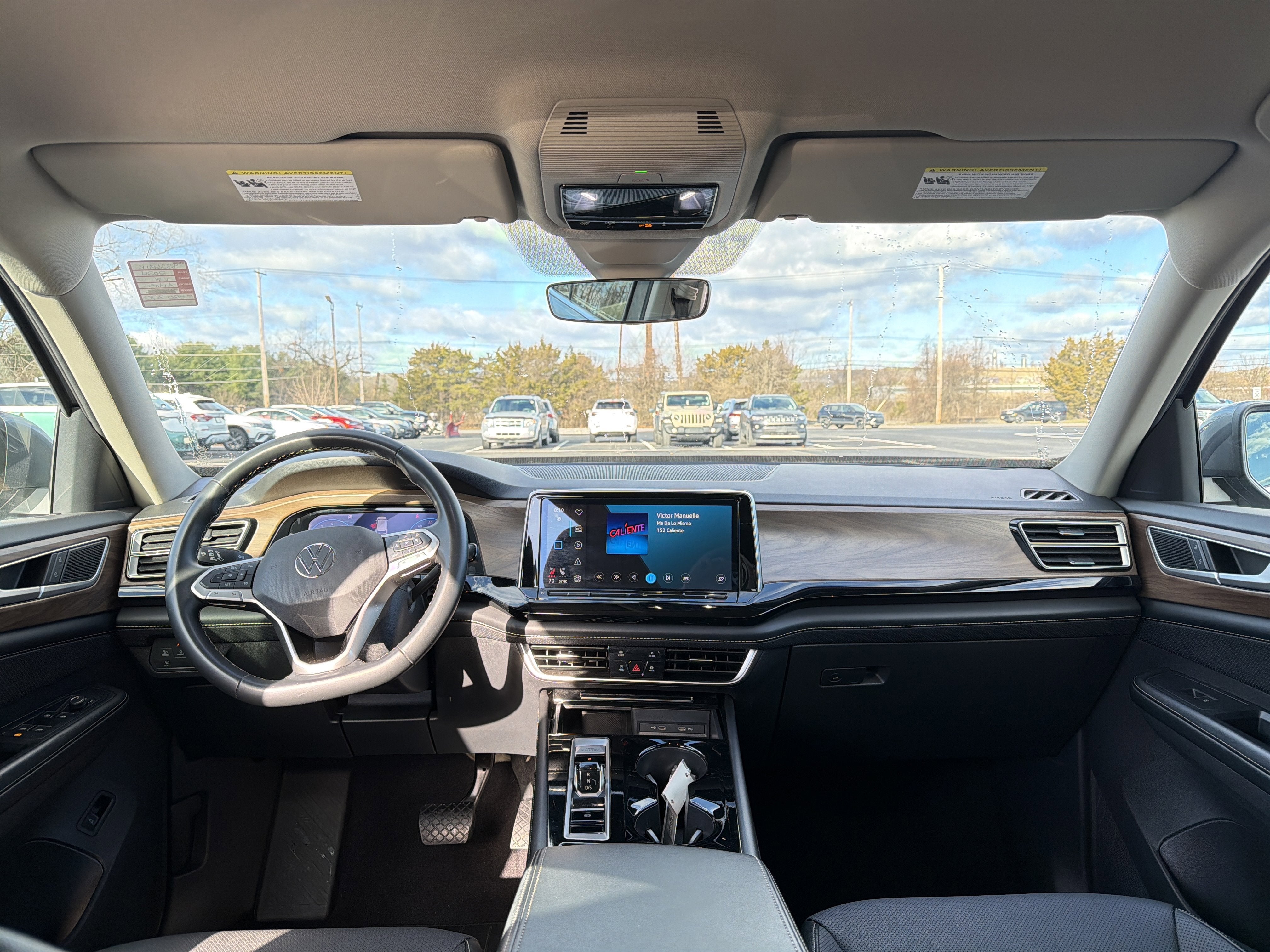 2024 Volkswagen Atlas 2.0T SE w/Technology