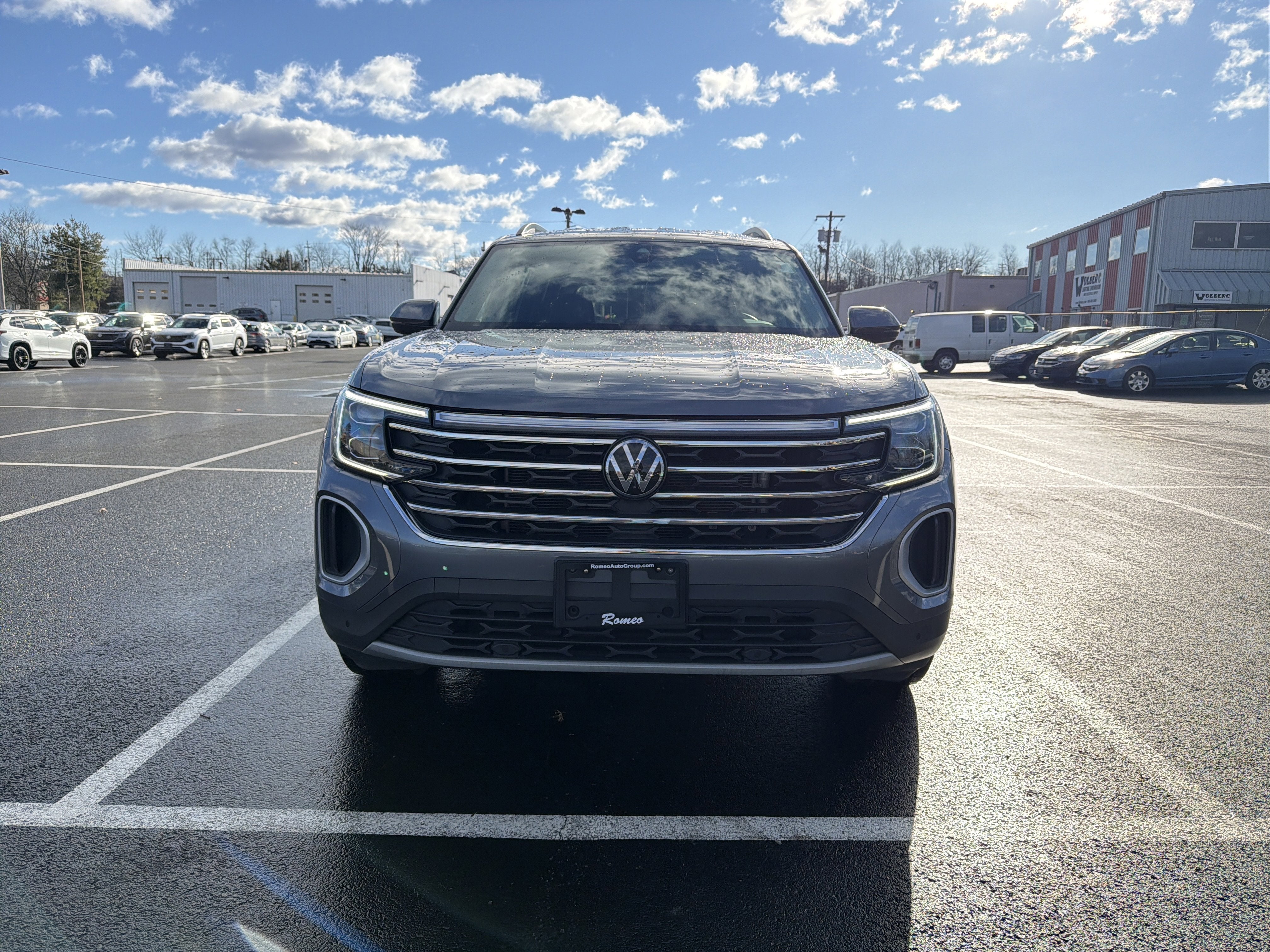 2024 Volkswagen Atlas 2.0T SE w/Technology