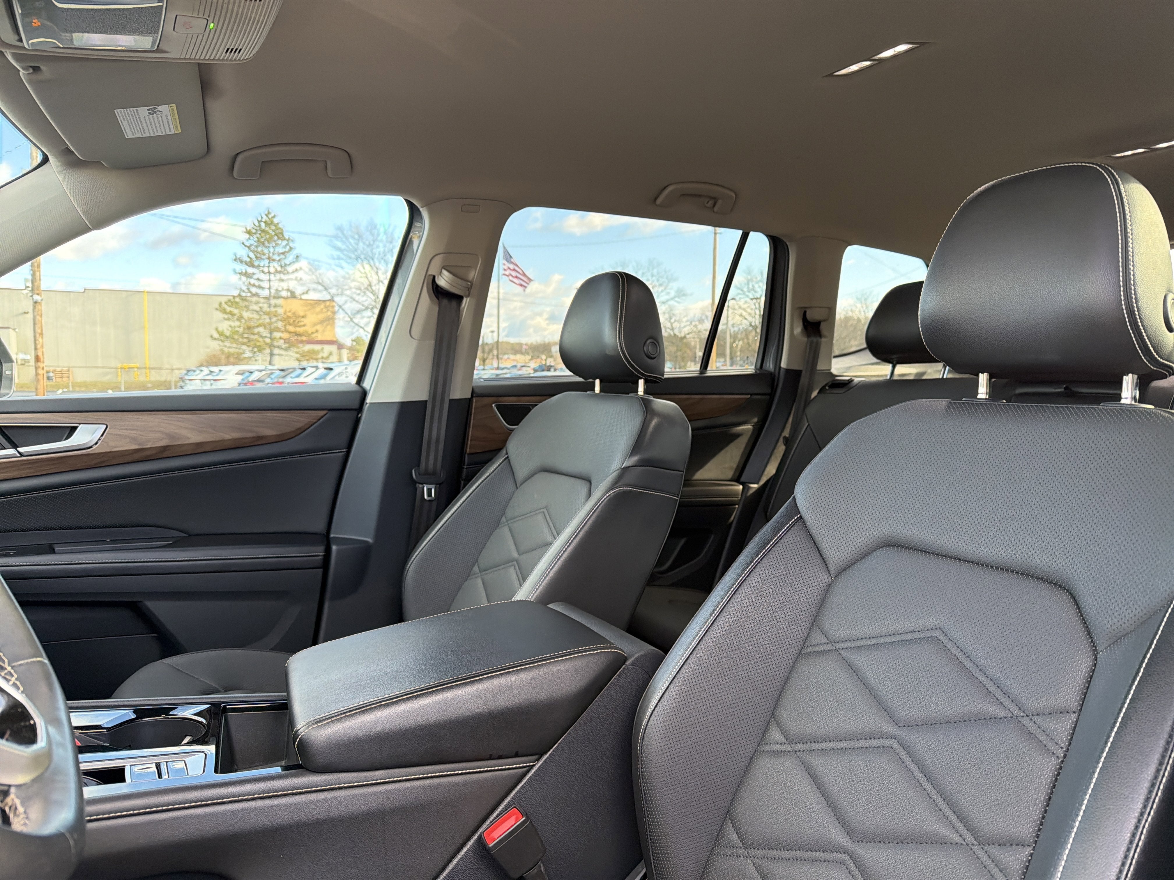 2024 Volkswagen Atlas 2.0T SE w/Technology