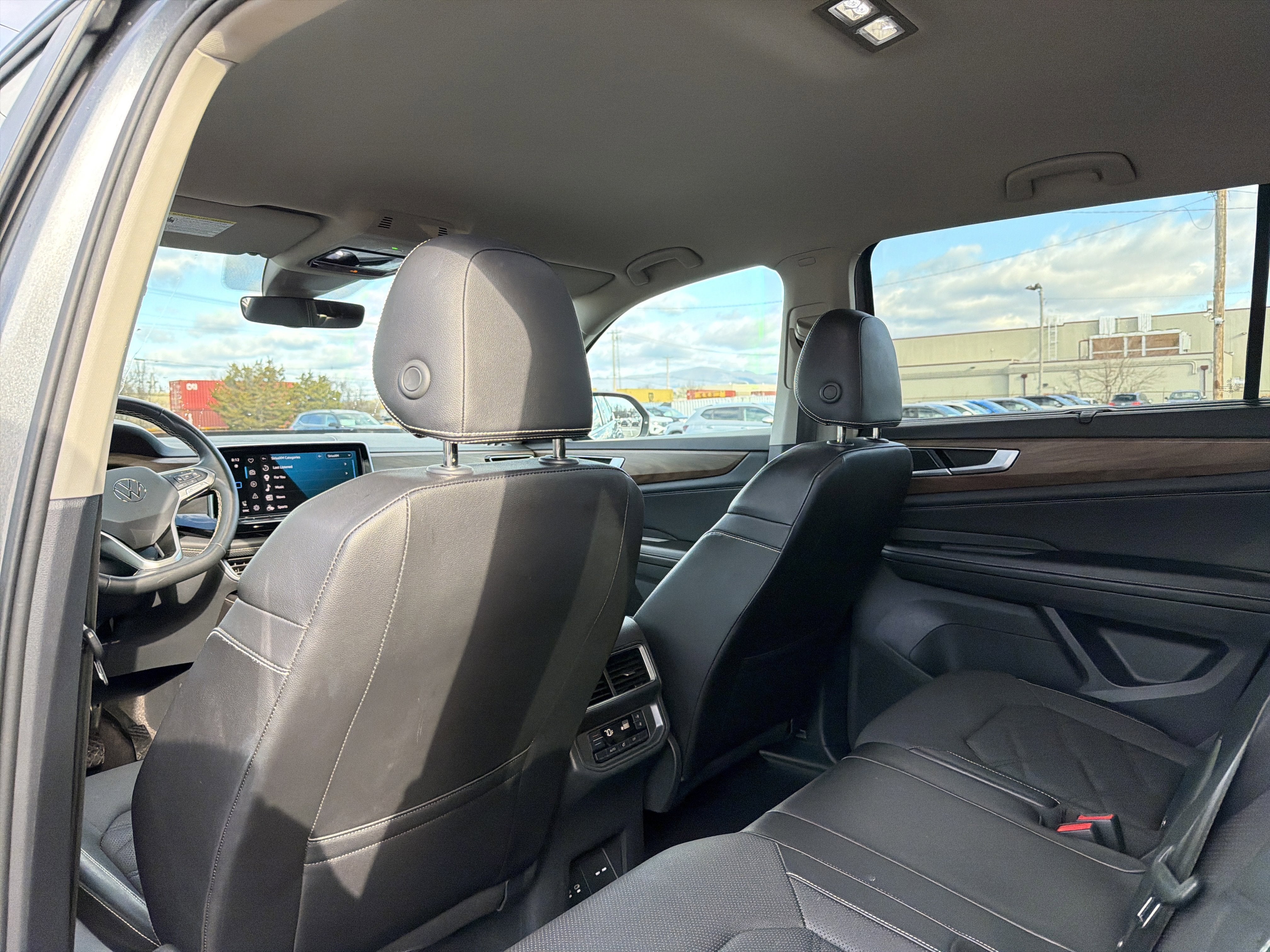 2024 Volkswagen Atlas 2.0T SE w/Technology