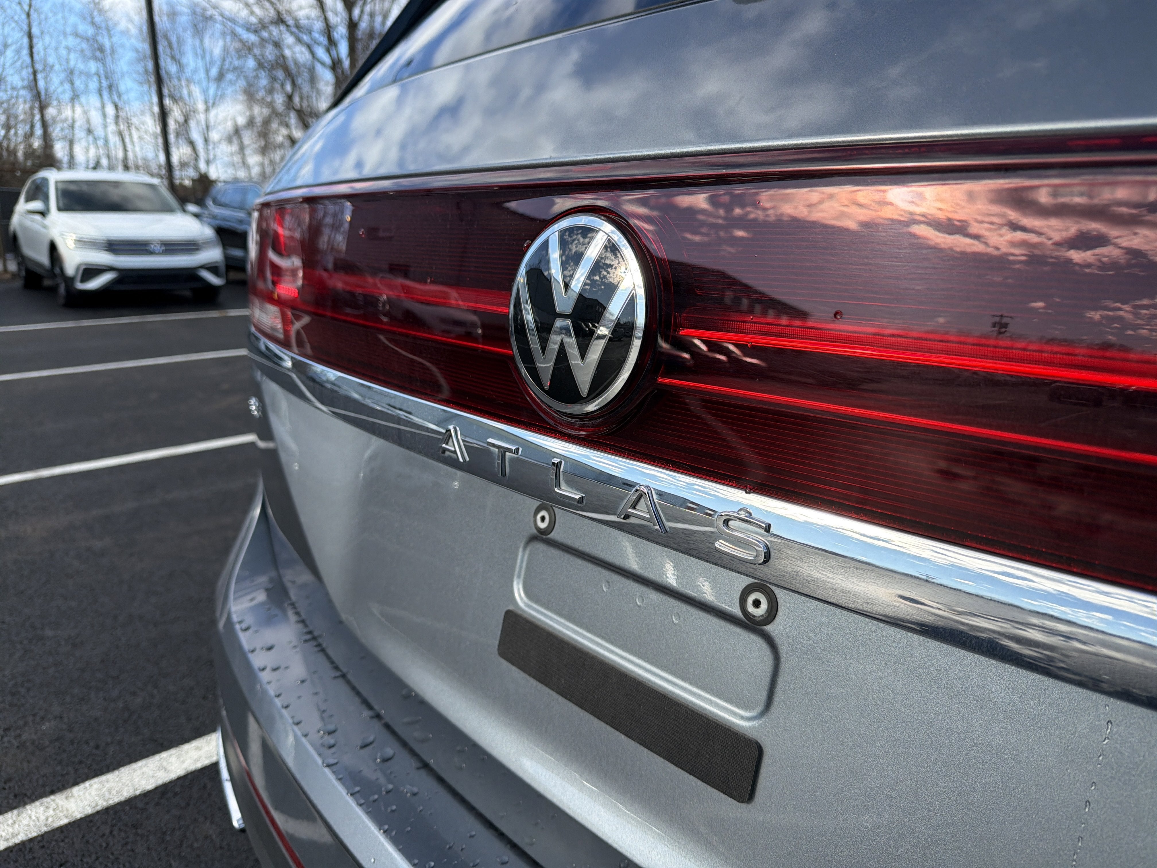 2024 Volkswagen Atlas 2.0T SE w/Technology