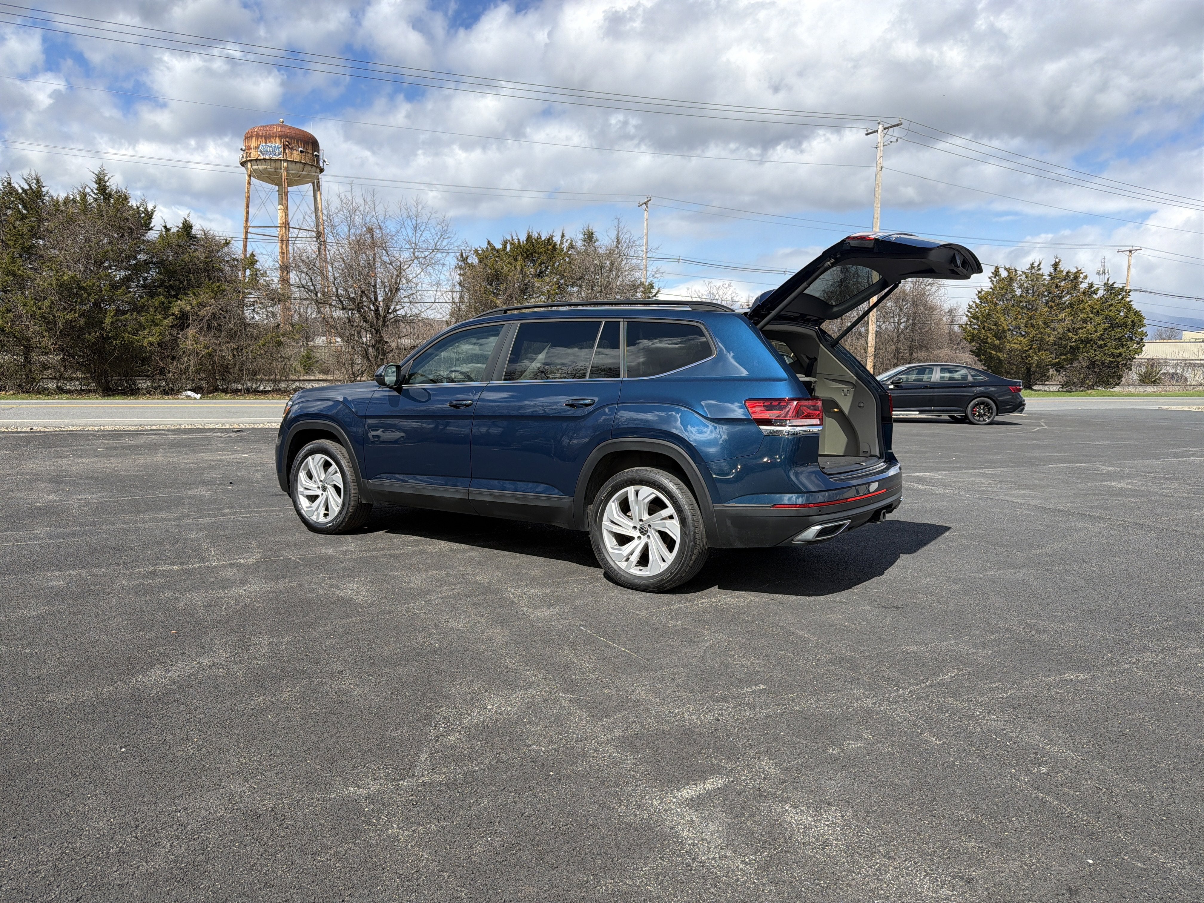 2023 Volkswagen Atlas 3.6L V6 SE w/Technology