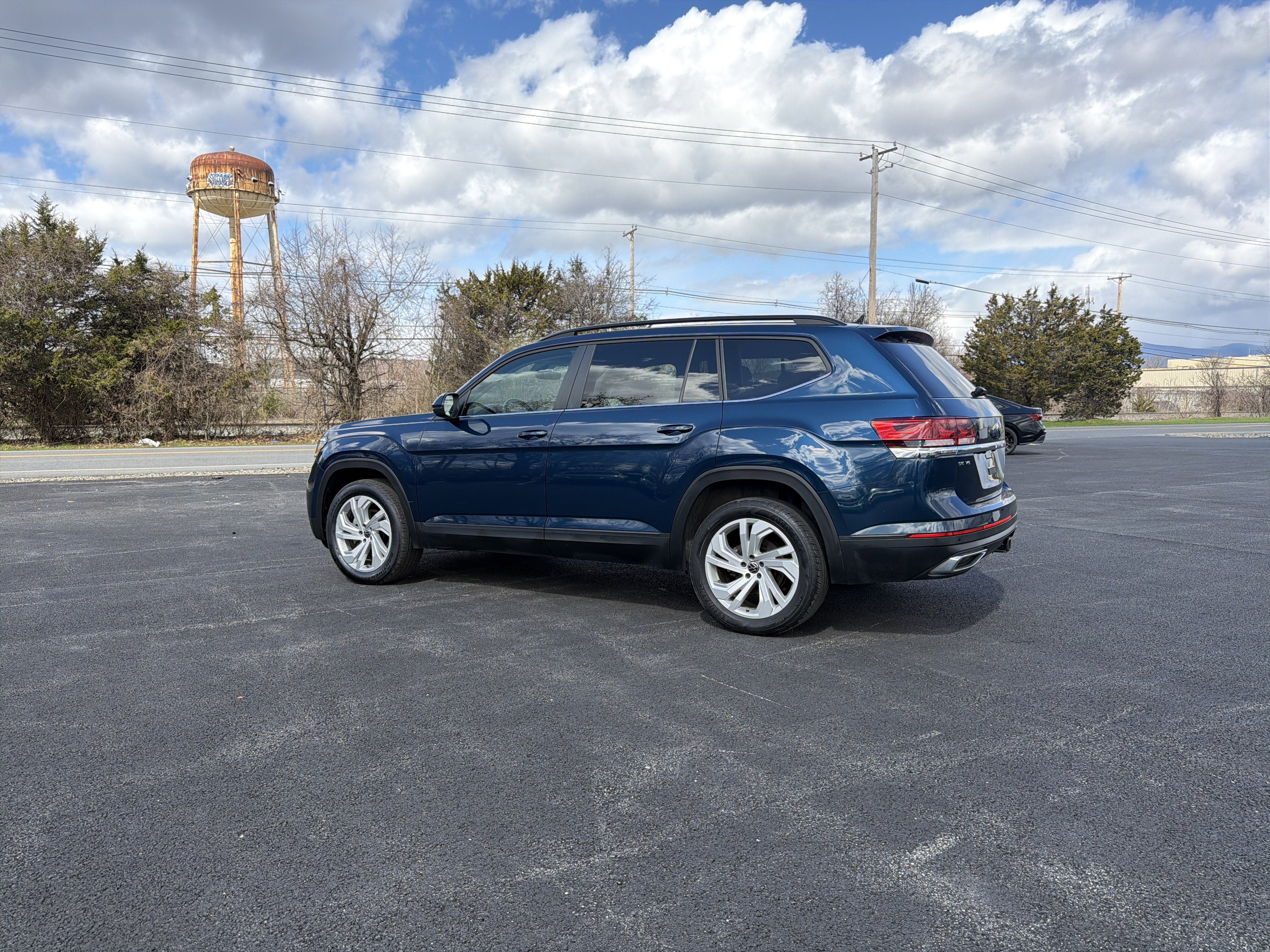 2023 Volkswagen Atlas 3.6L V6 SE w/Technology