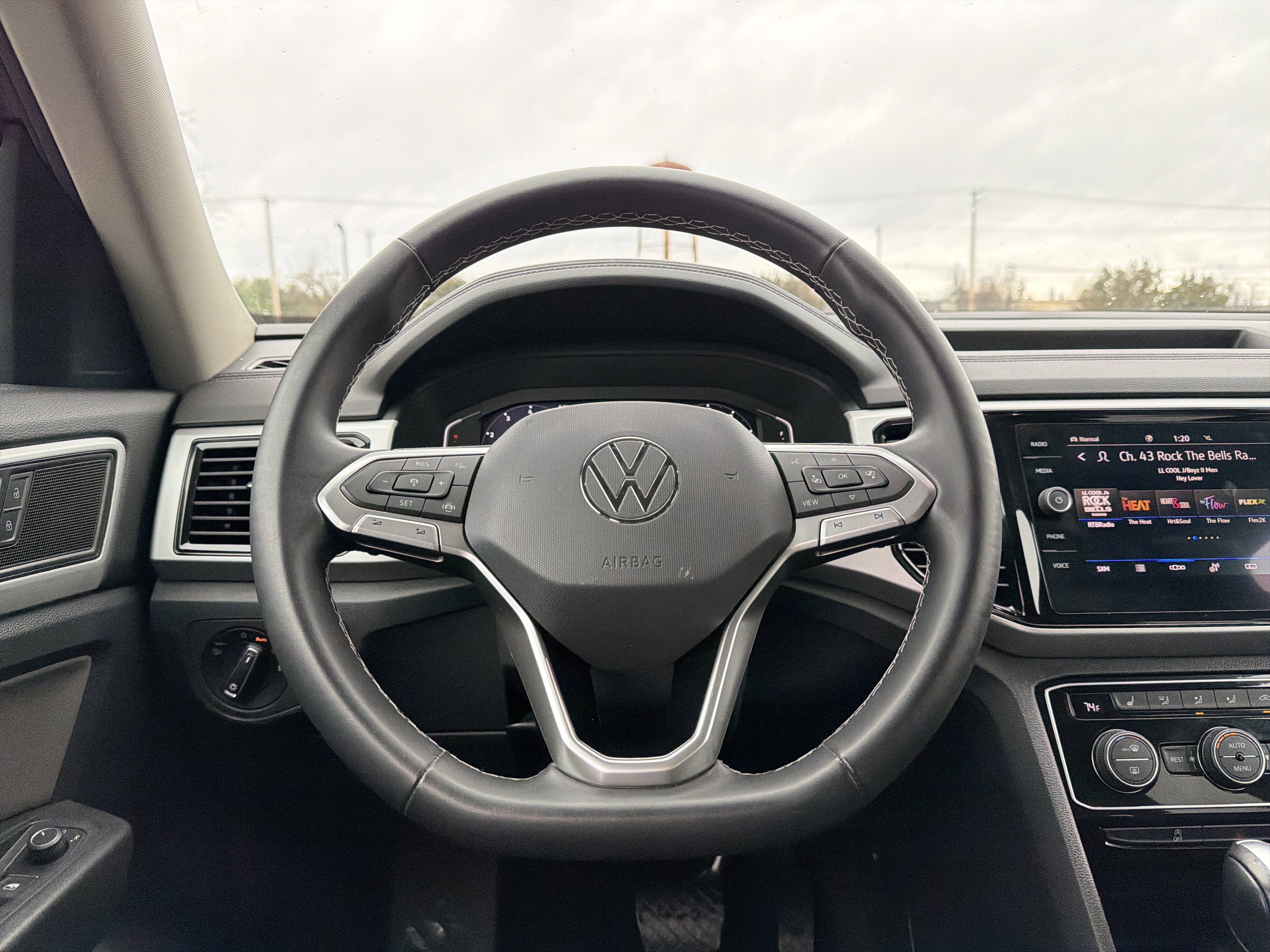 2022 Volkswagen Atlas 3.6L V6 SE w/Technology