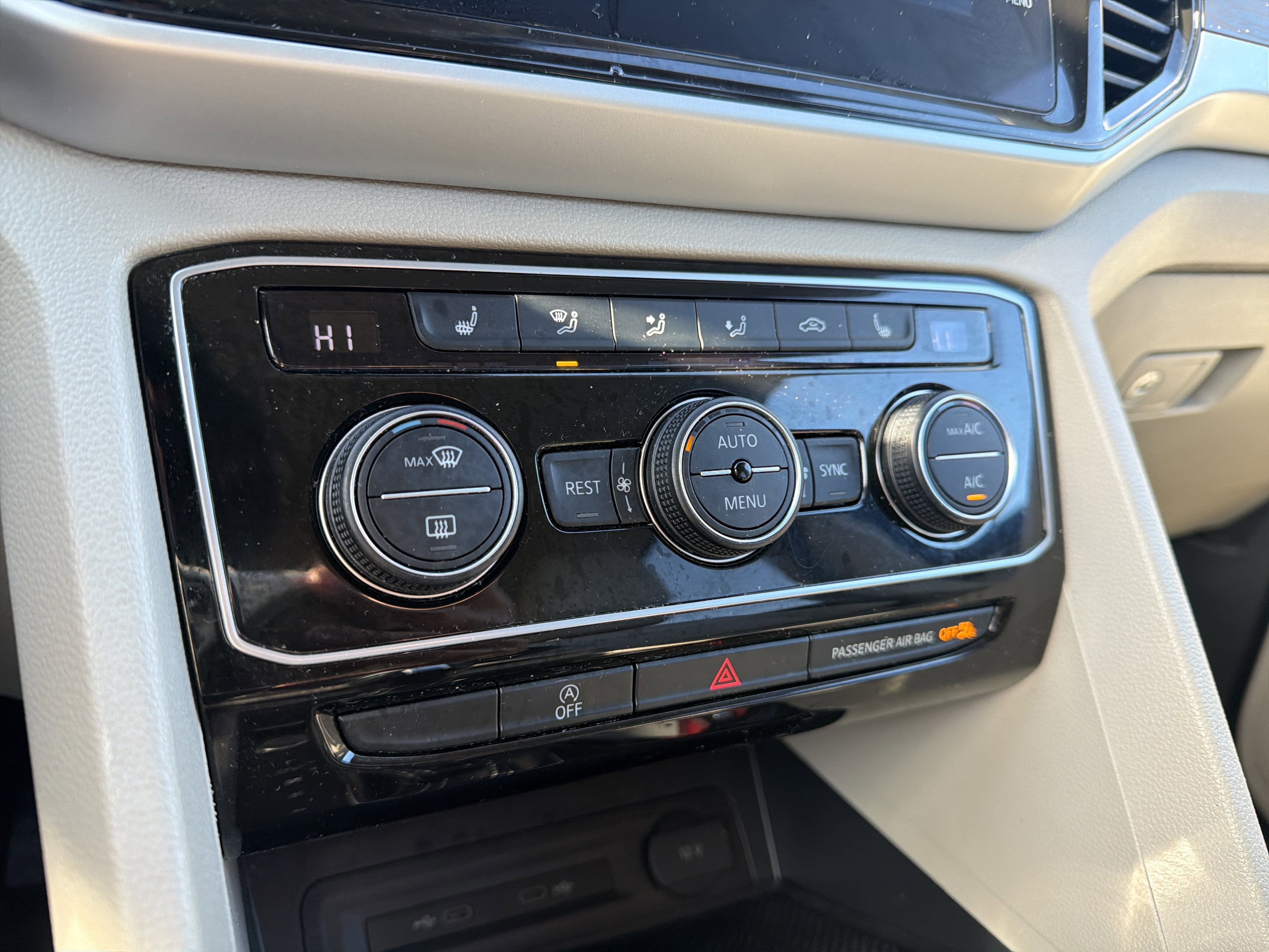 2023 Volkswagen Atlas 3.6L V6 SE w/Technology