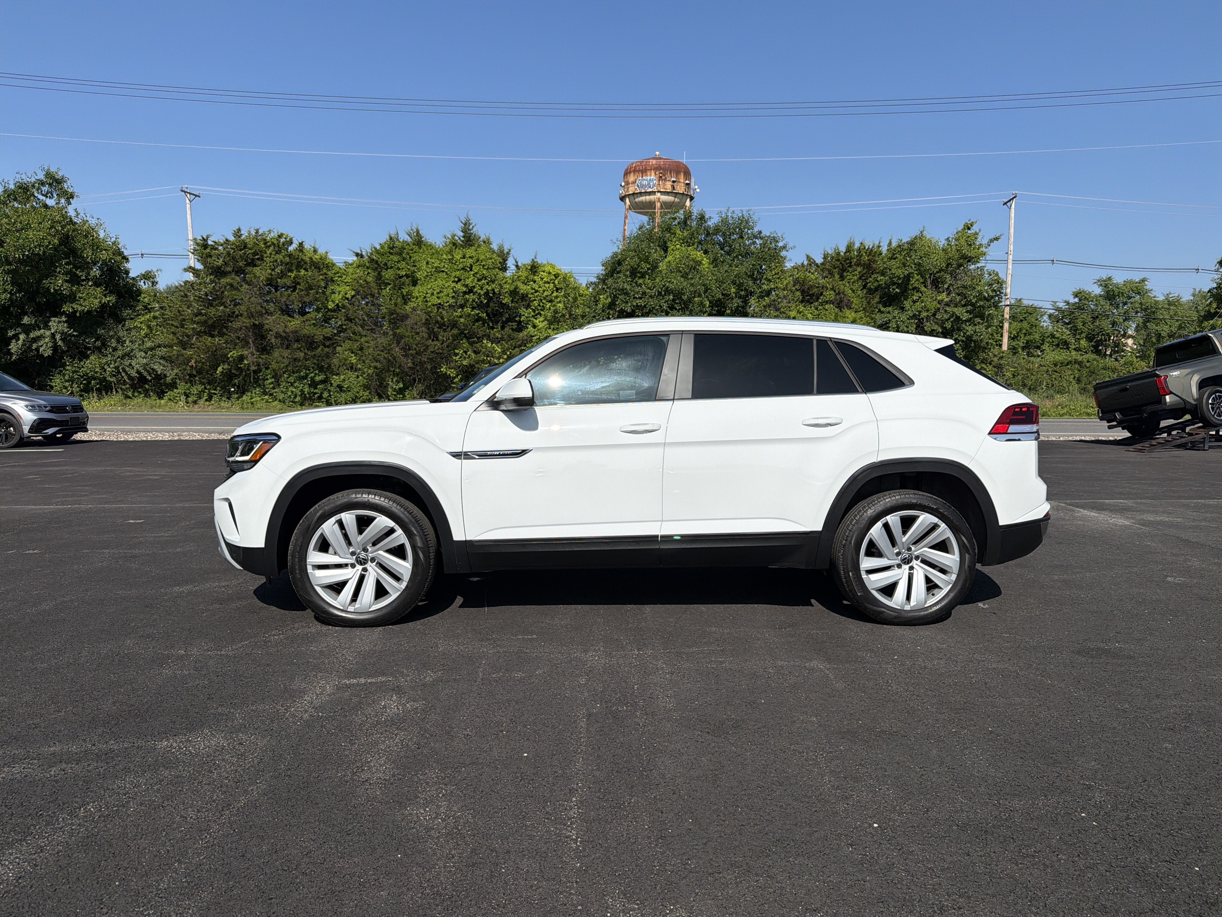 2023 Volkswagen Atlas Cross Sport 2.0T SE w/Technology
