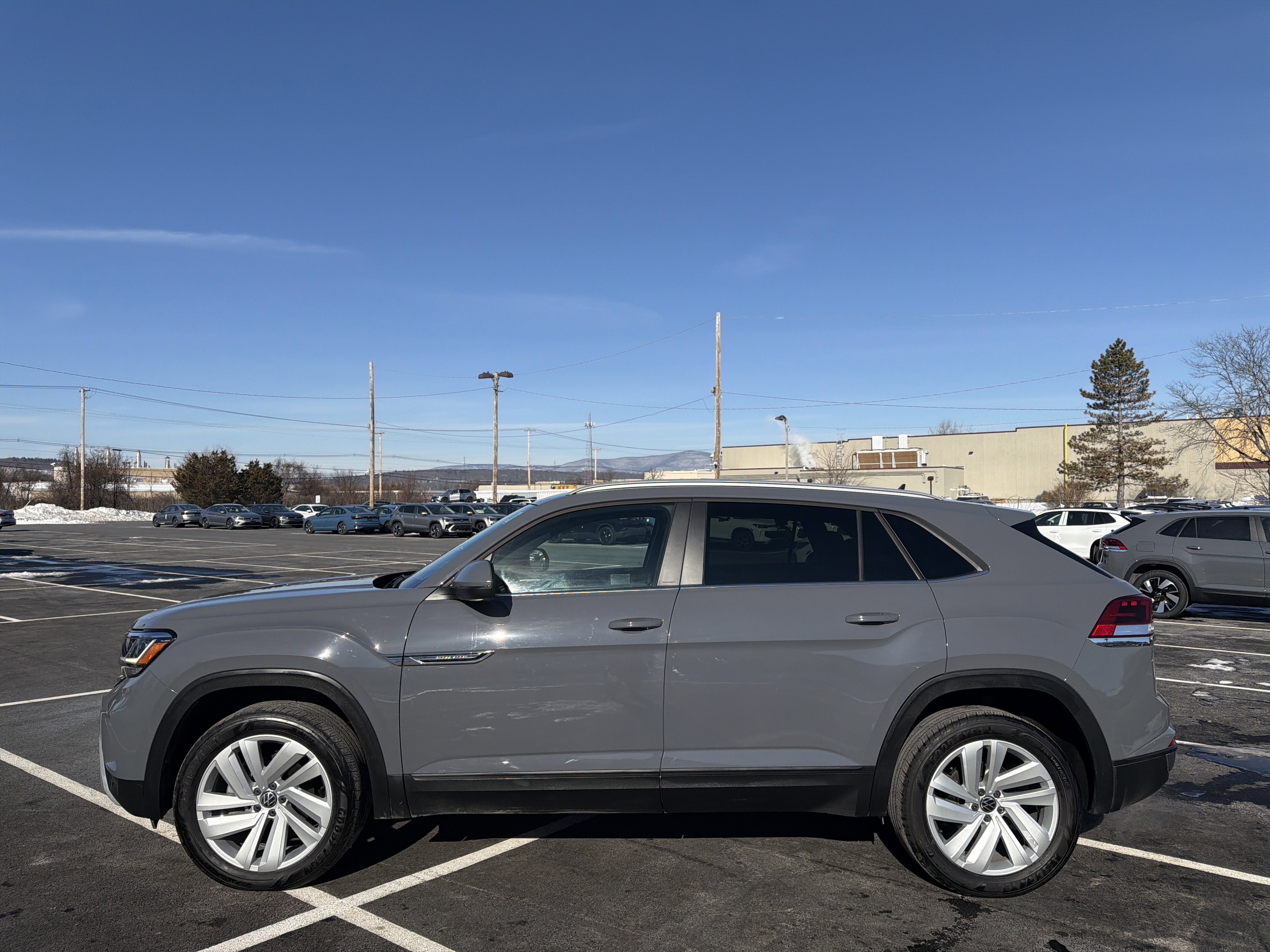 2021 Volkswagen Atlas Cross Sport 2.0T SE w/Technology