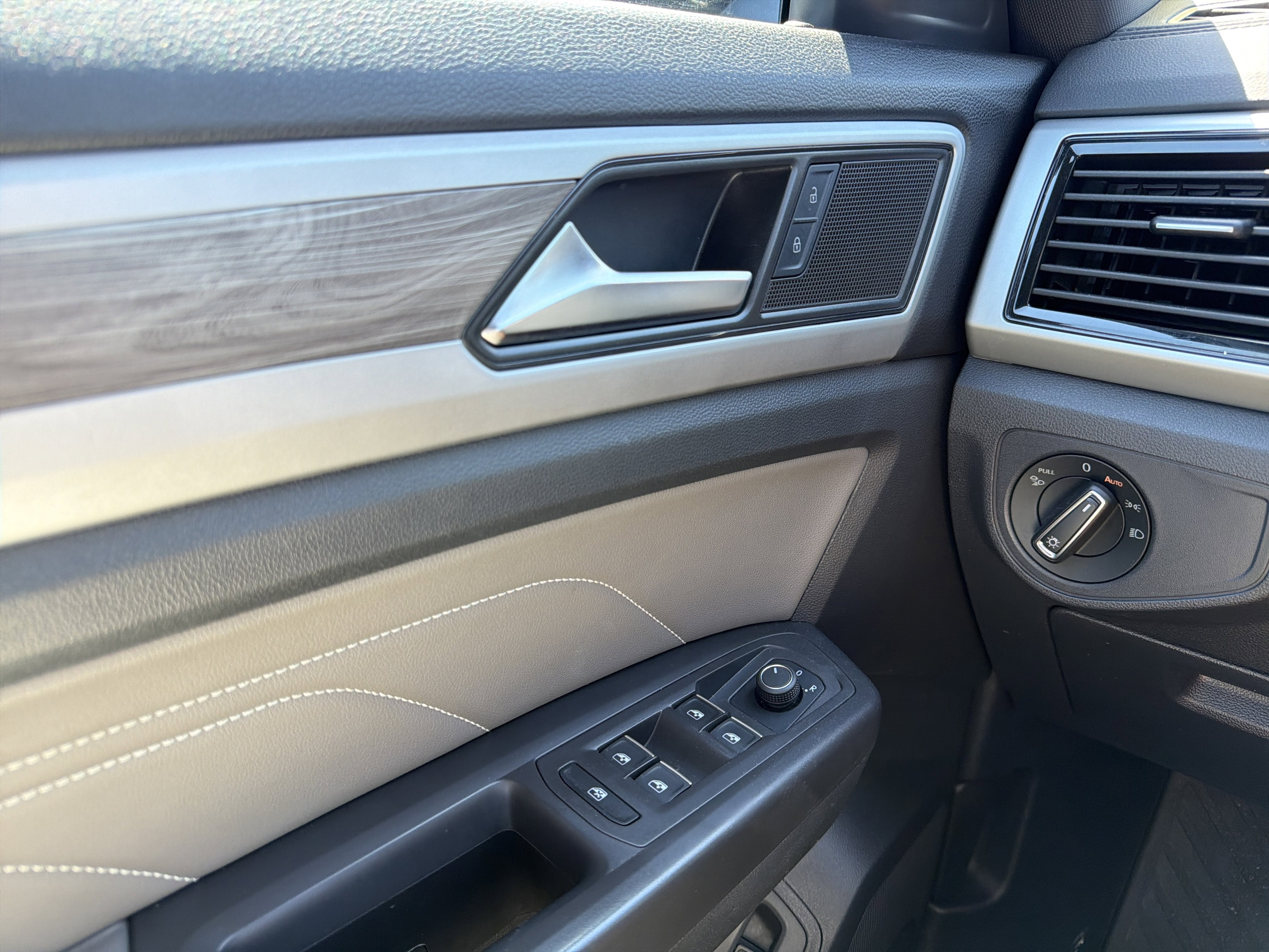 2023 Volkswagen Atlas Cross Sport 3.6L V6 SE w/Technology