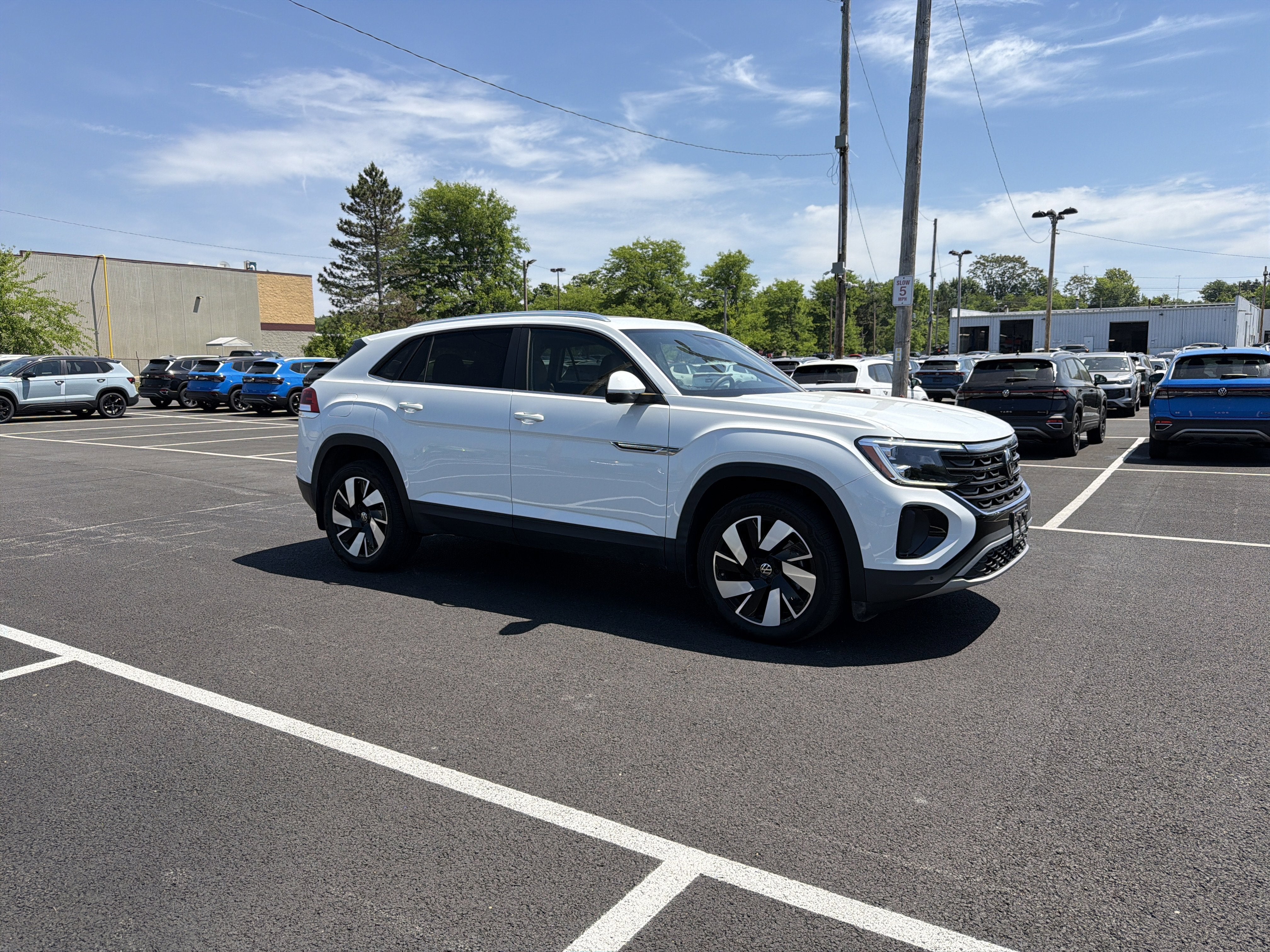 2024 Volkswagen Atlas Cross Sport 2.0T SE w/Technology