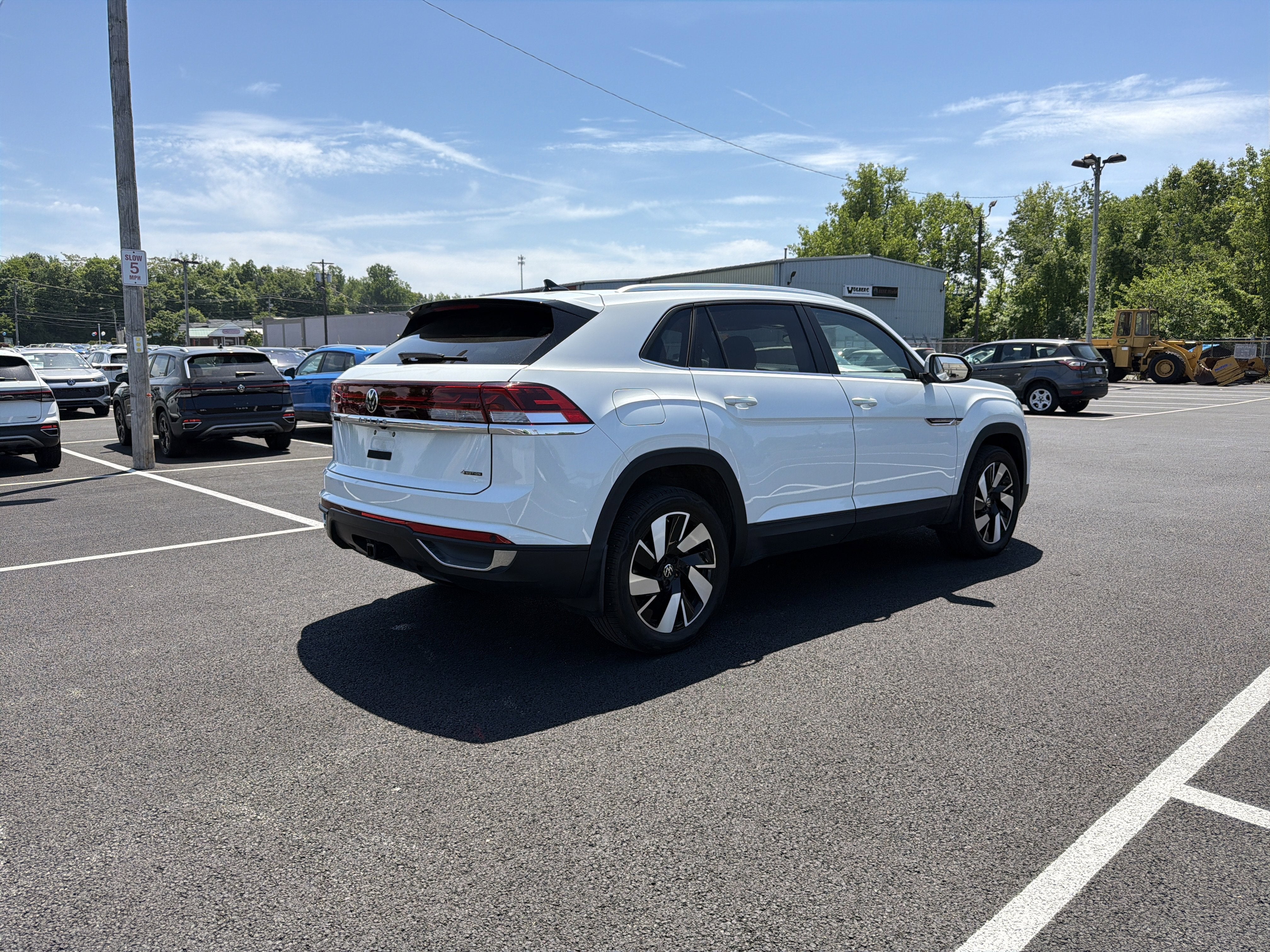 2024 Volkswagen Atlas Cross Sport 2.0T SE w/Technology