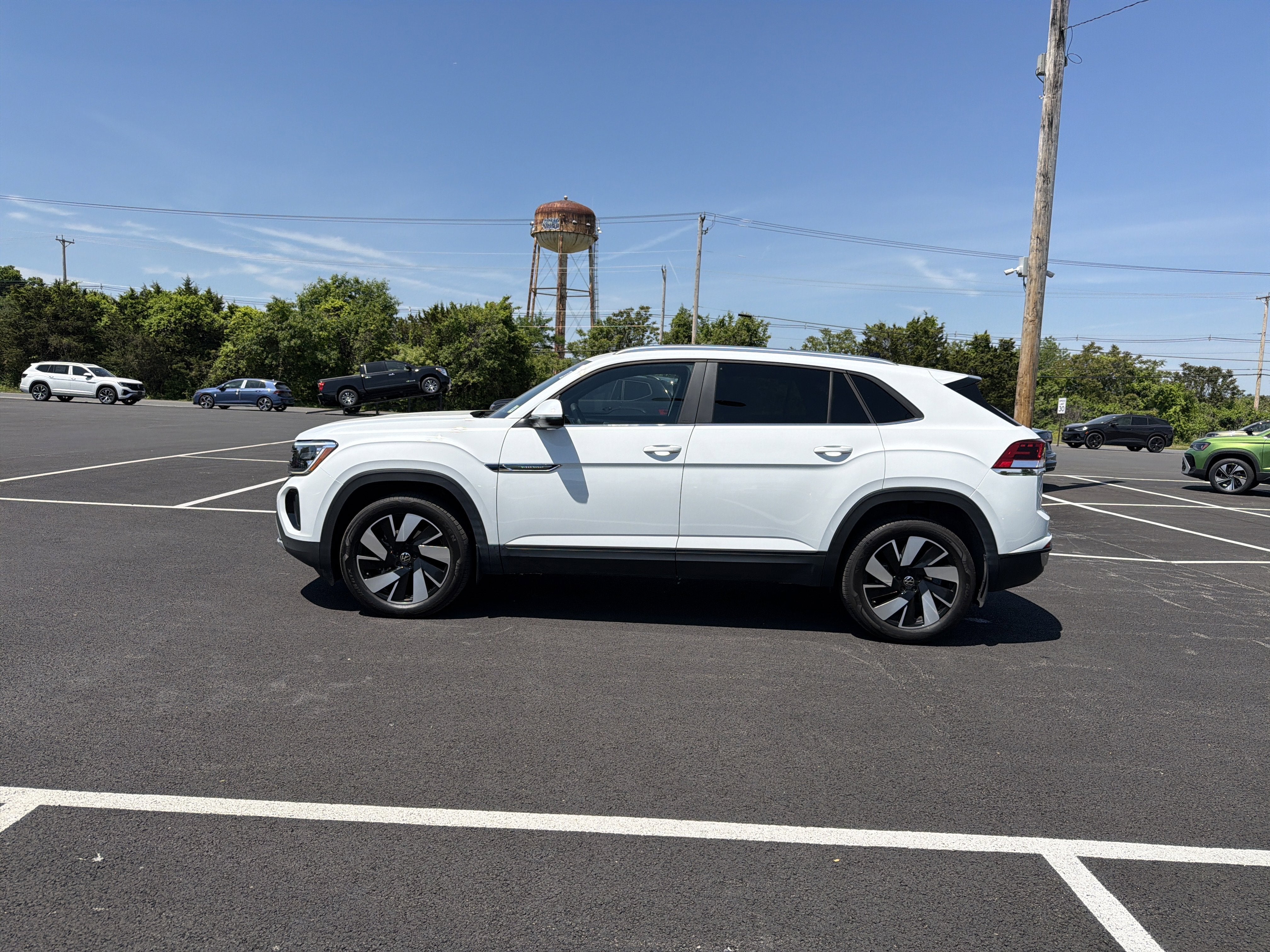 2024 Volkswagen Atlas Cross Sport 2.0T SE w/Technology