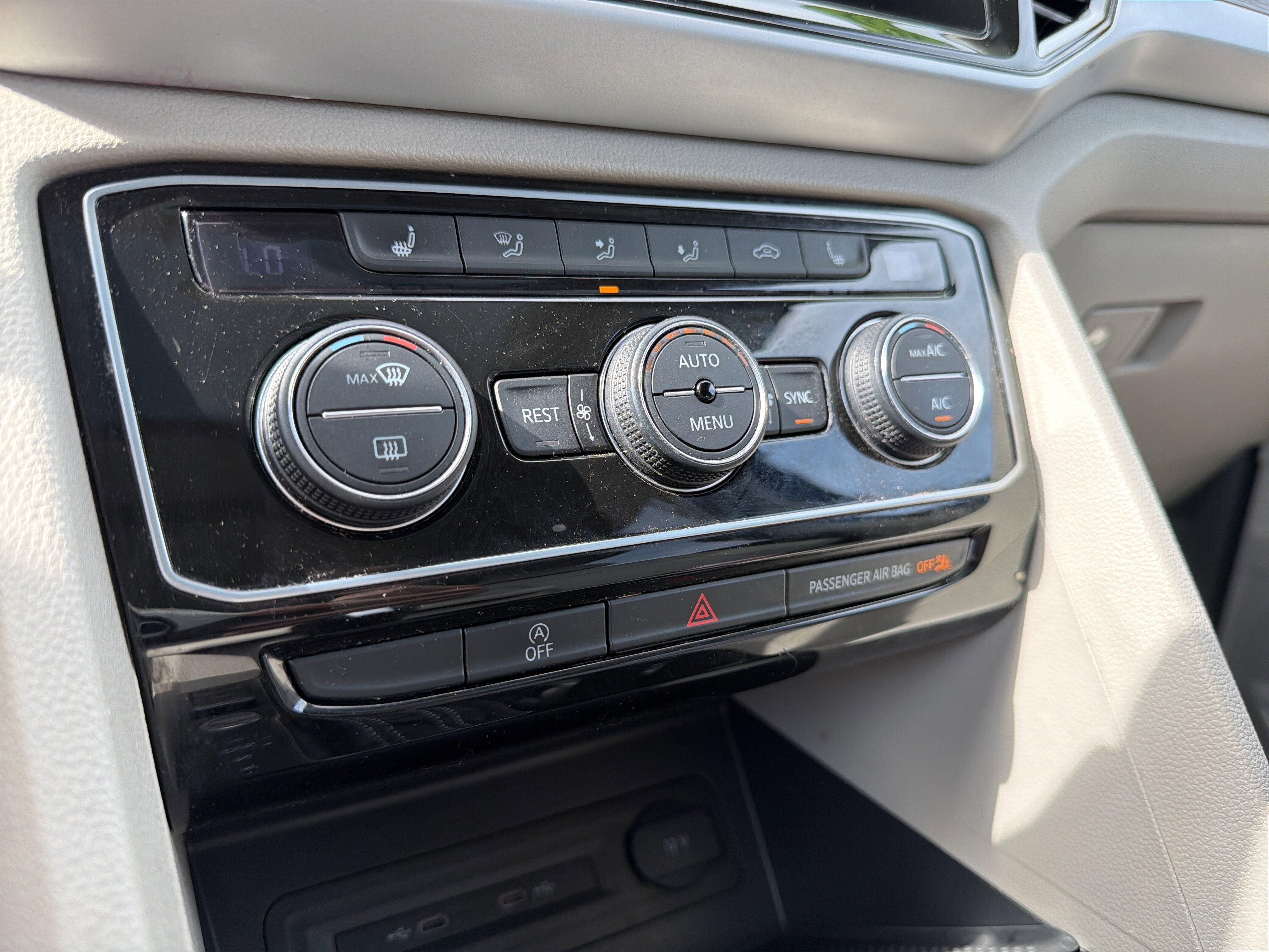 2022 Volkswagen Atlas 2.0T SE w/Technology