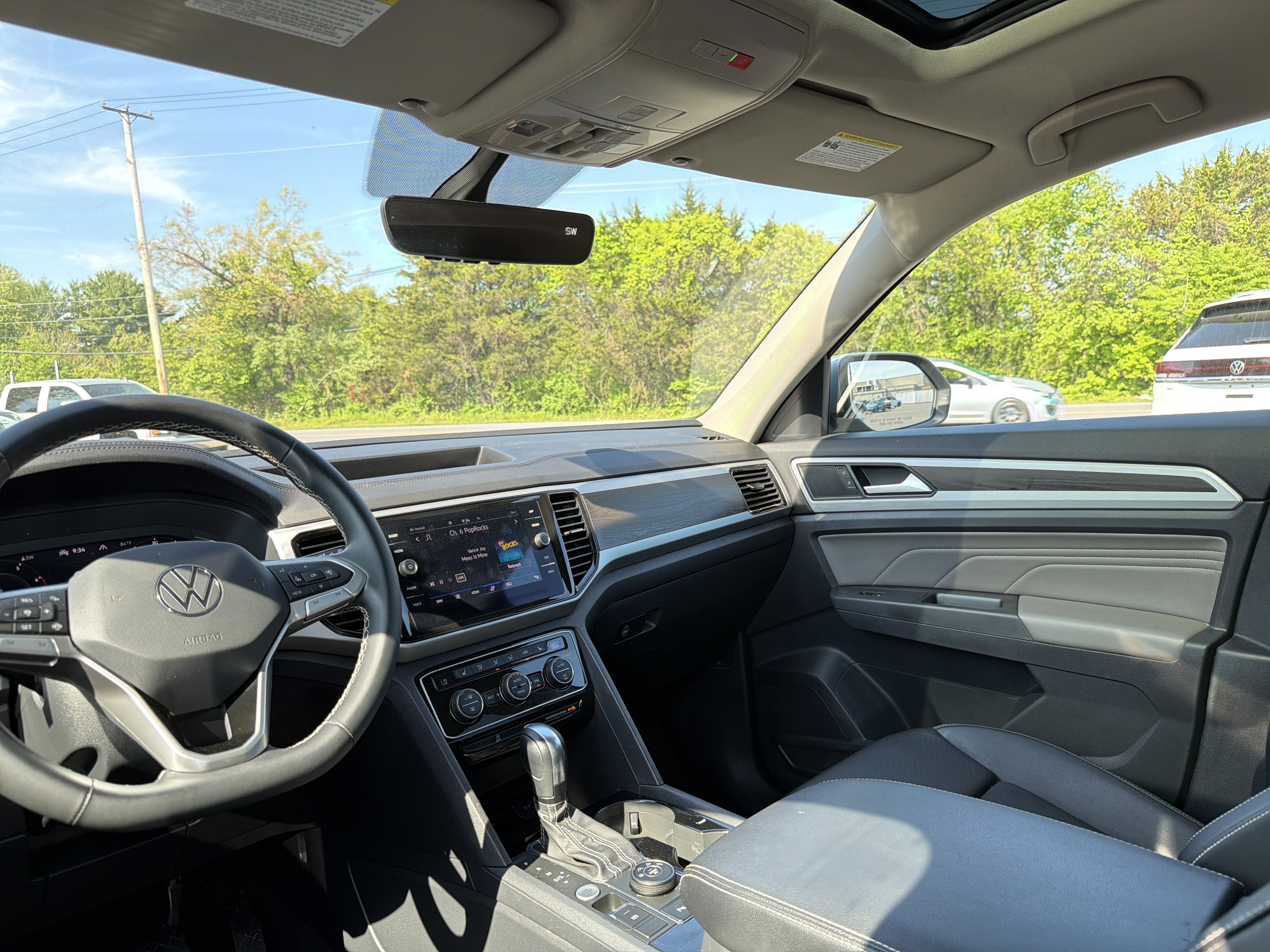 2022 Volkswagen Atlas 3.6L V6 SE w/Technology