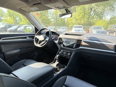 2022 Volkswagen Atlas 3.6L V6 SE w/Technology