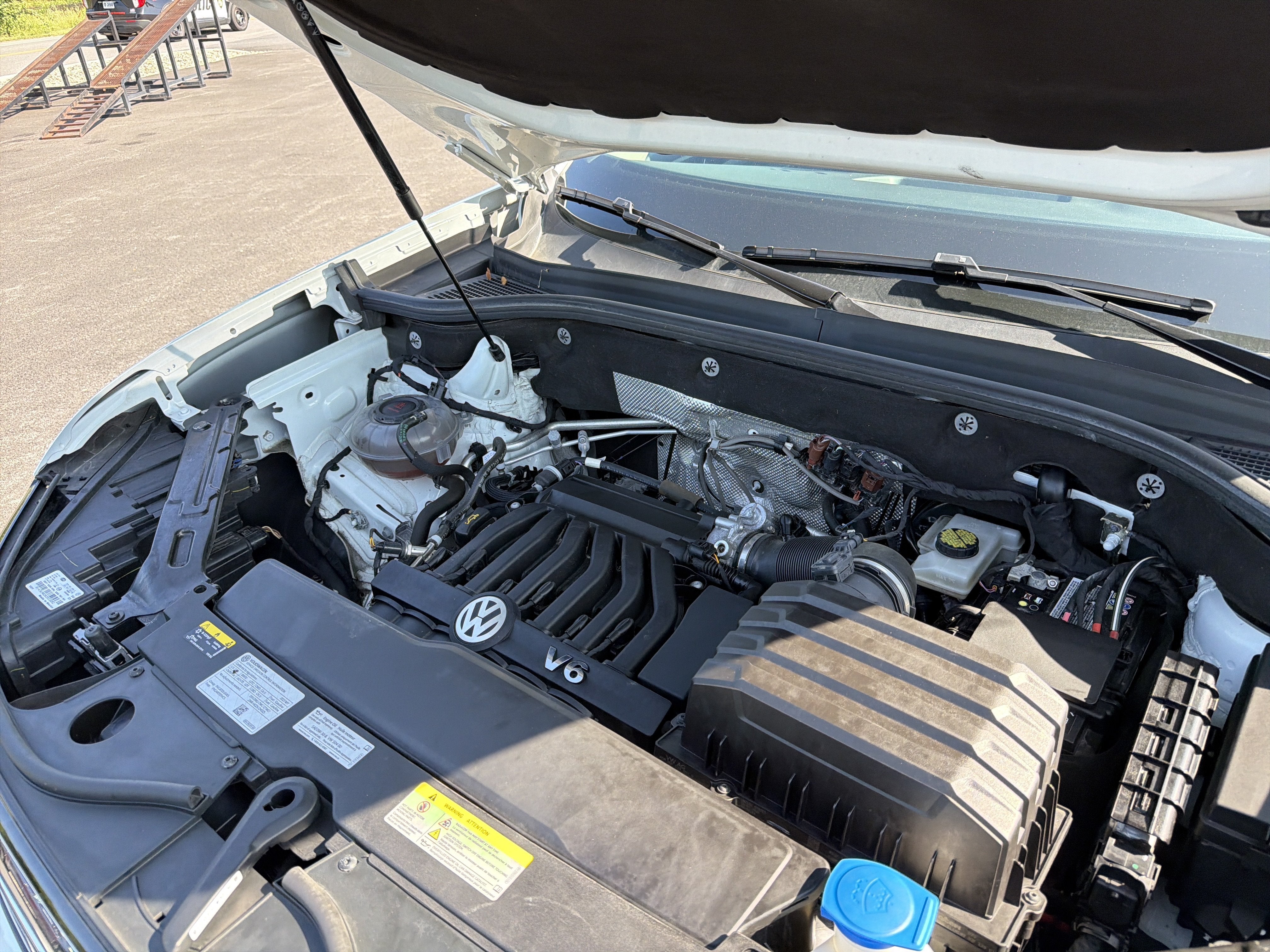 2023 Volkswagen Atlas 3.6L V6 SE w/Technology