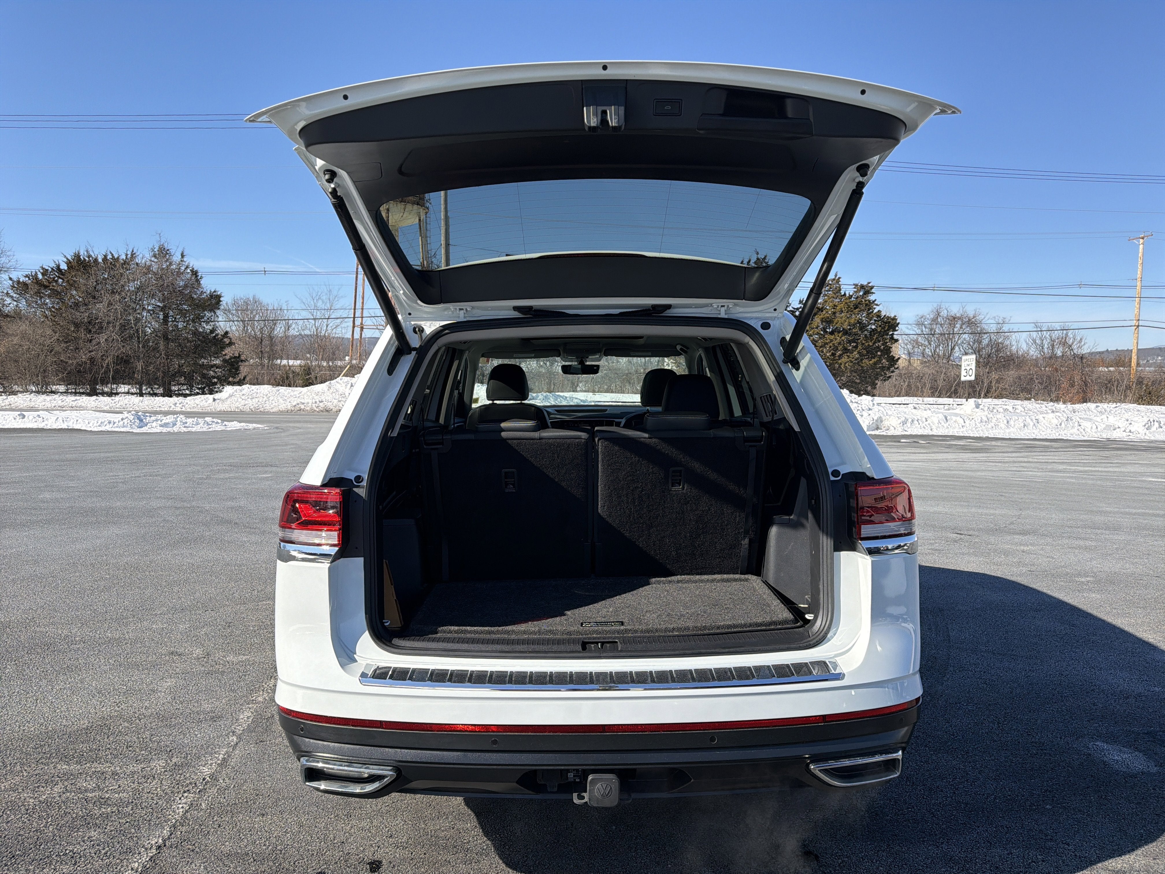 2023 Volkswagen Atlas 3.6L V6 SE w/Technology