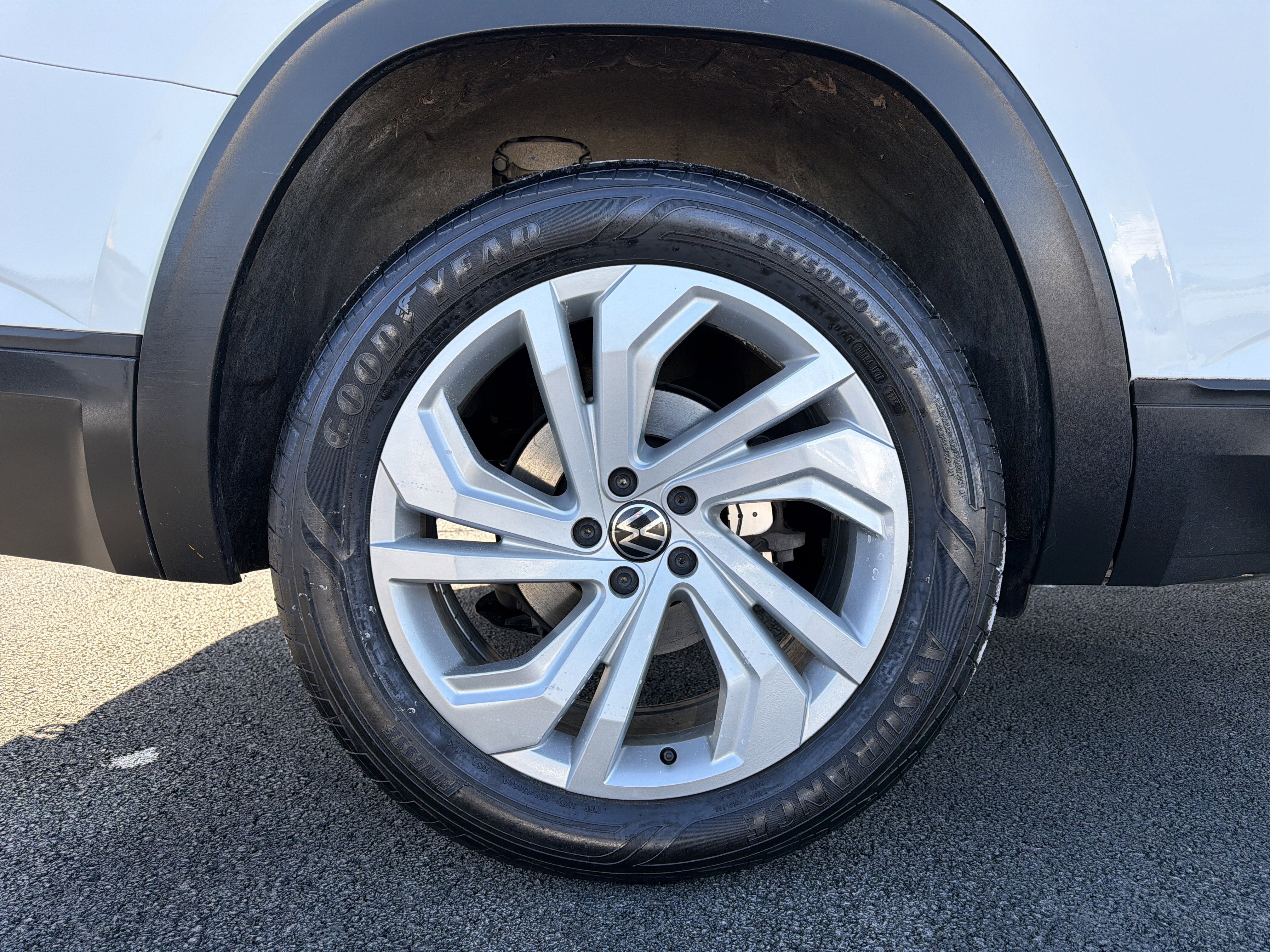 2023 Volkswagen Atlas 3.6L V6 SE w/Technology