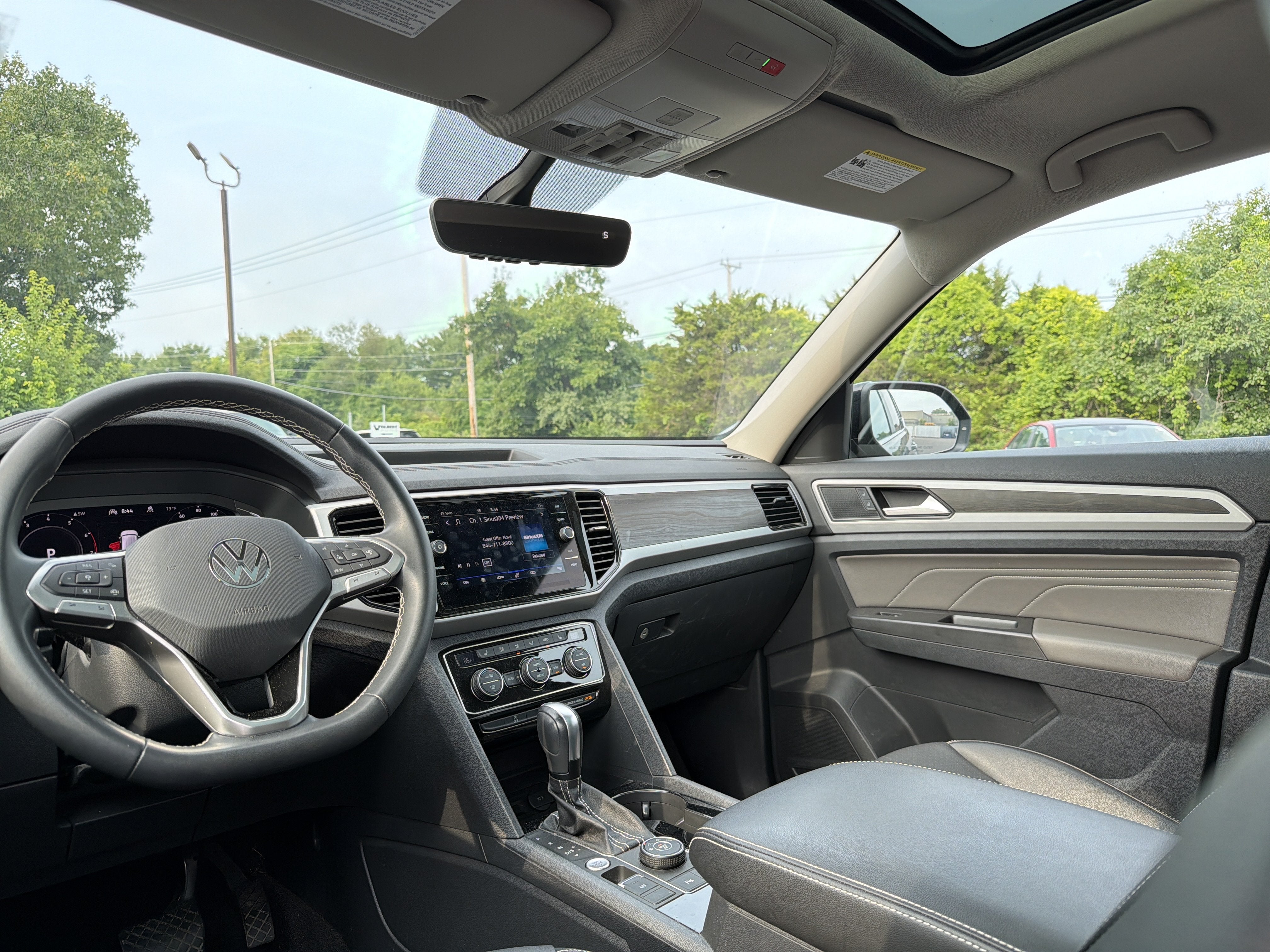 2022 Volkswagen Atlas 3.6L V6 SE w/Technology