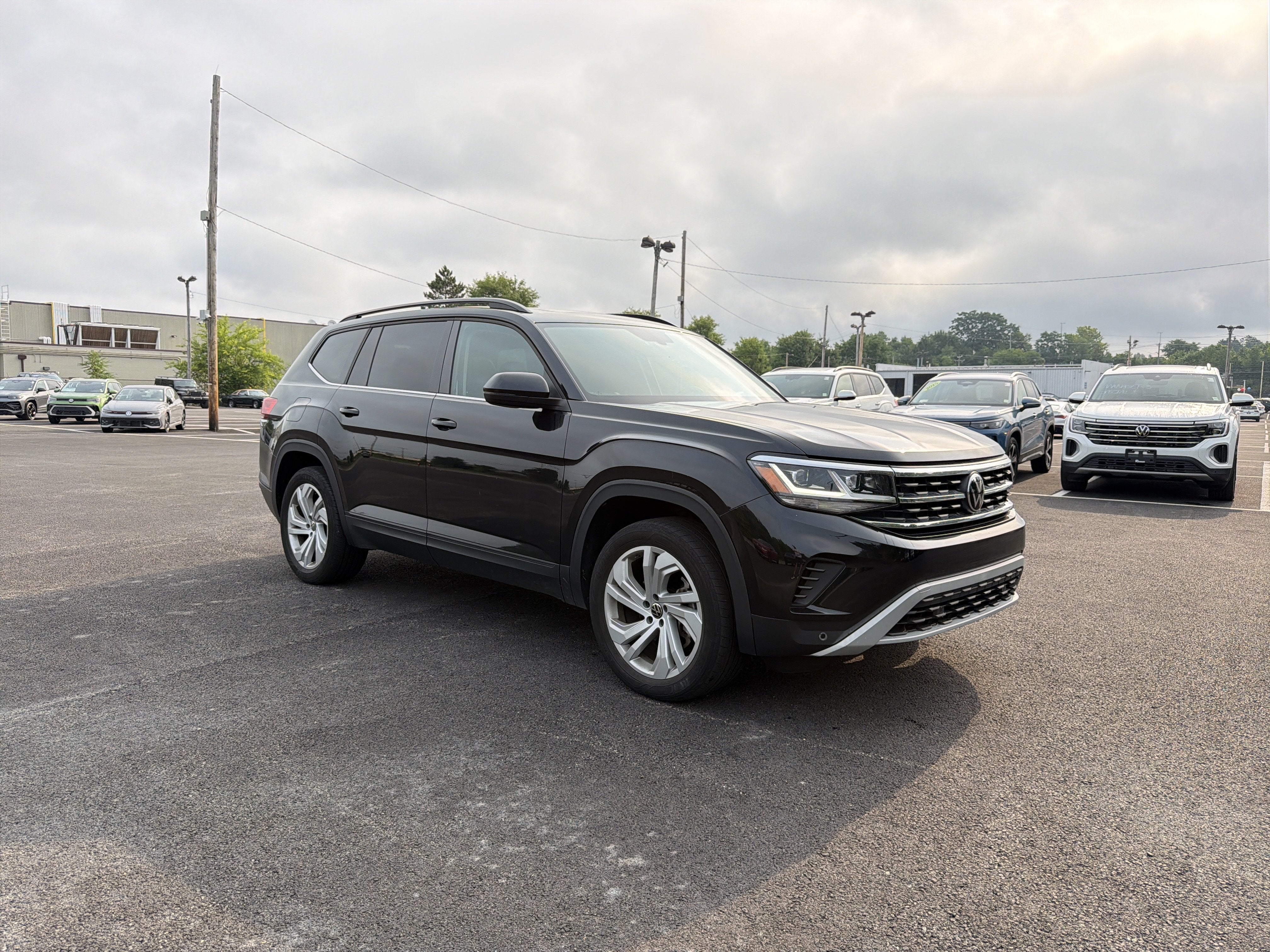 2022 Volkswagen Atlas 3.6L V6 SE w/Technology