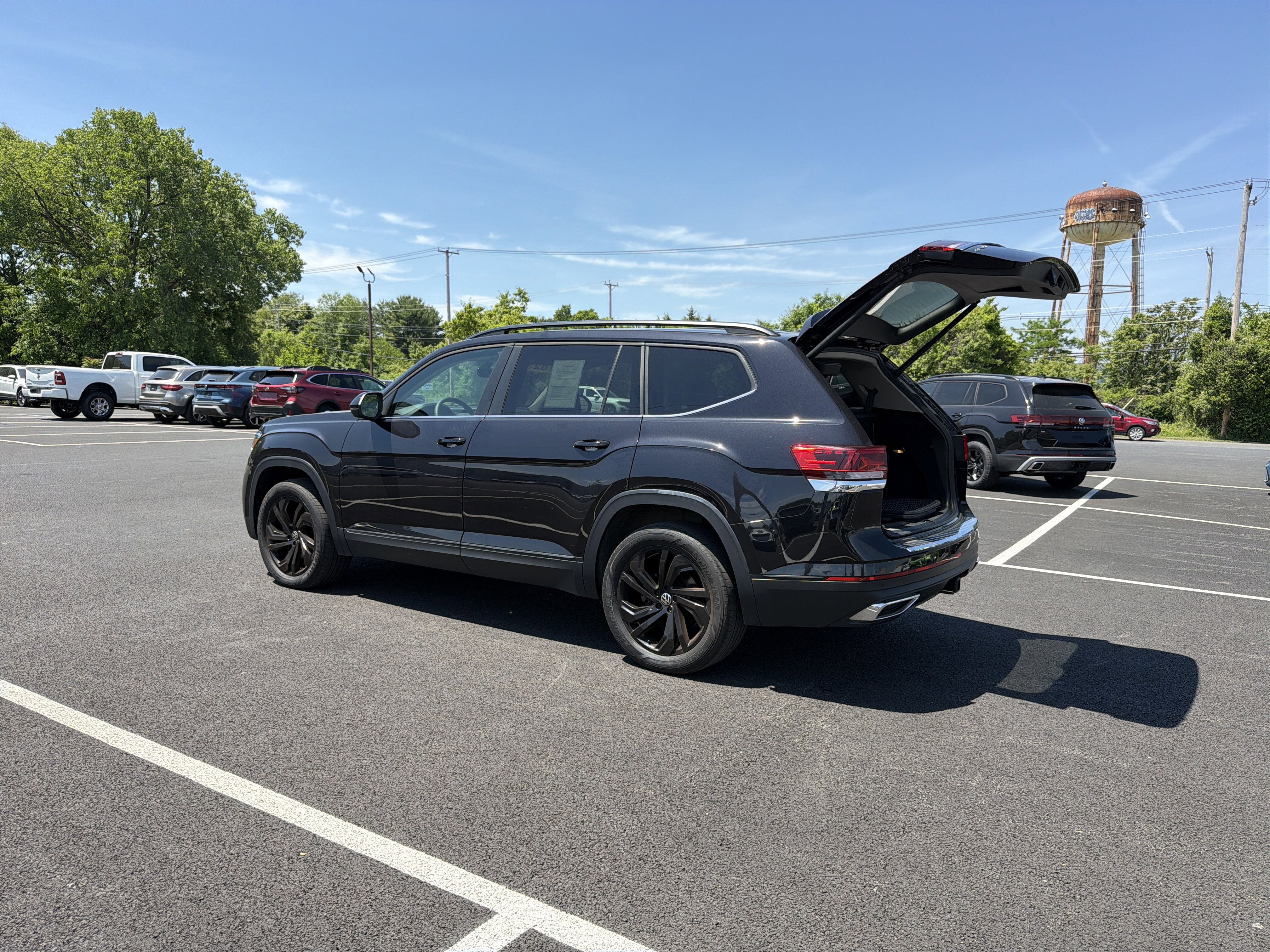 2023 Volkswagen Atlas 3.6L V6 SE w/Technology