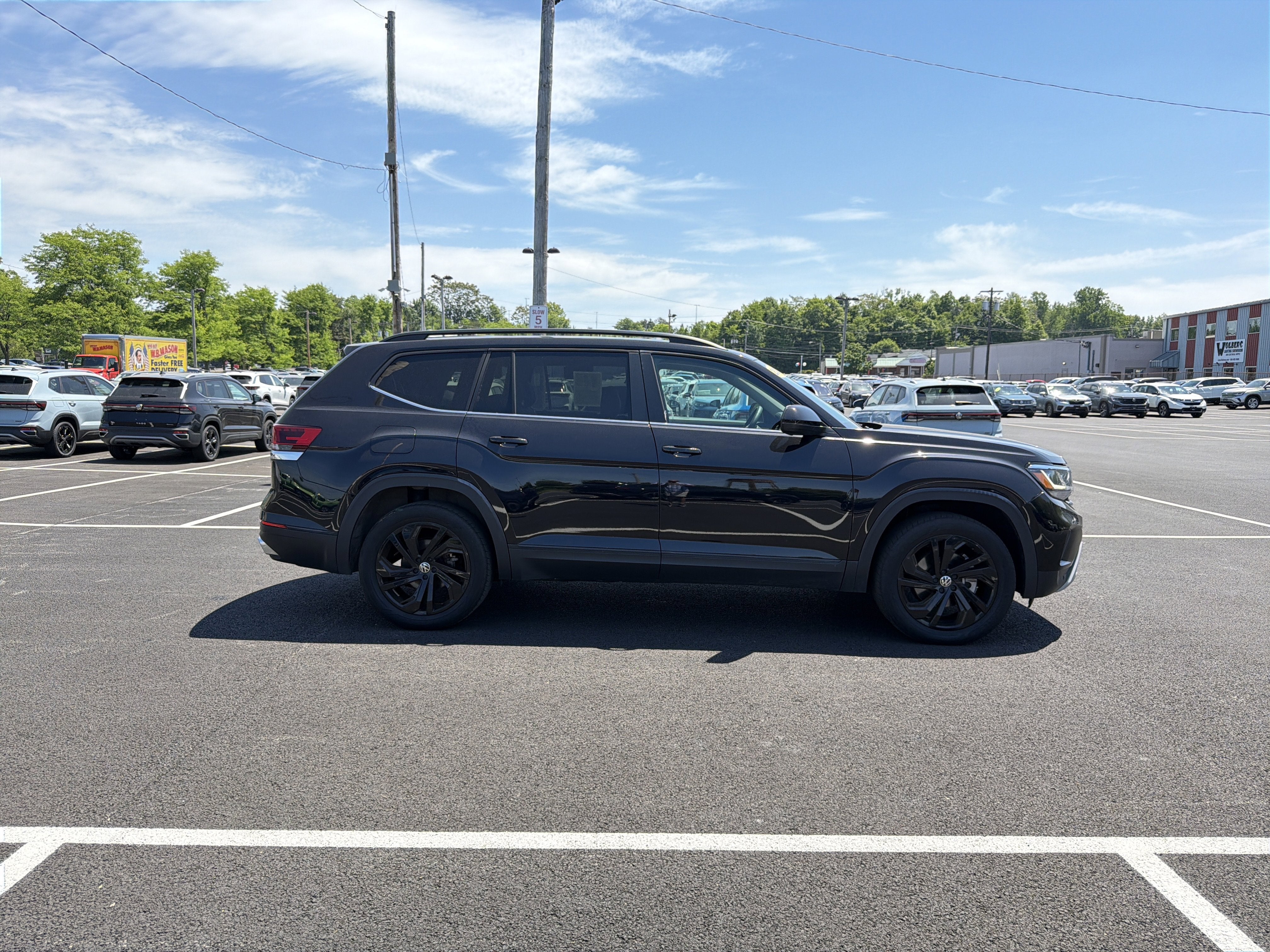 2023 Volkswagen Atlas 3.6L V6 SE w/Technology