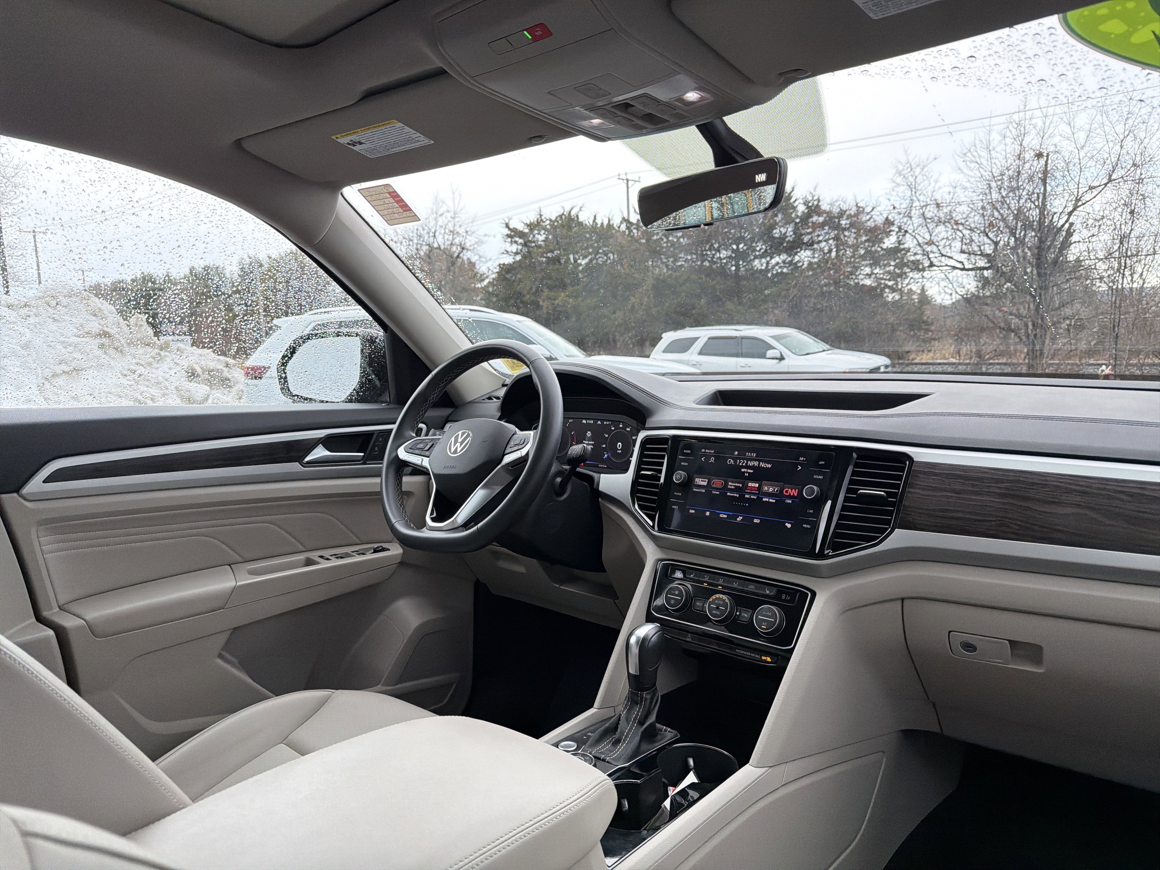 2022 Volkswagen Atlas 3.6L V6 SE w/Technology