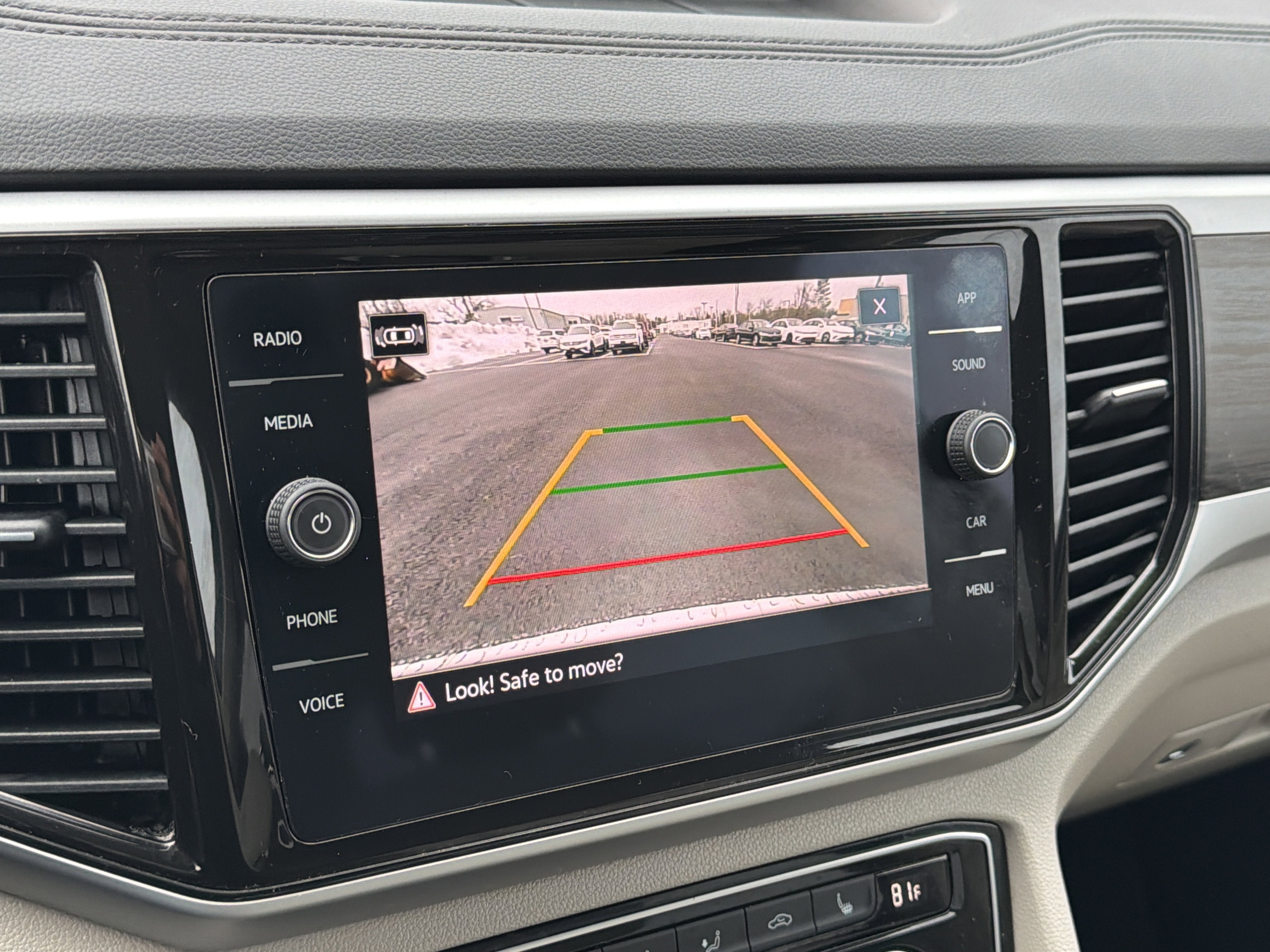 2022 Volkswagen Atlas 3.6L V6 SE w/Technology