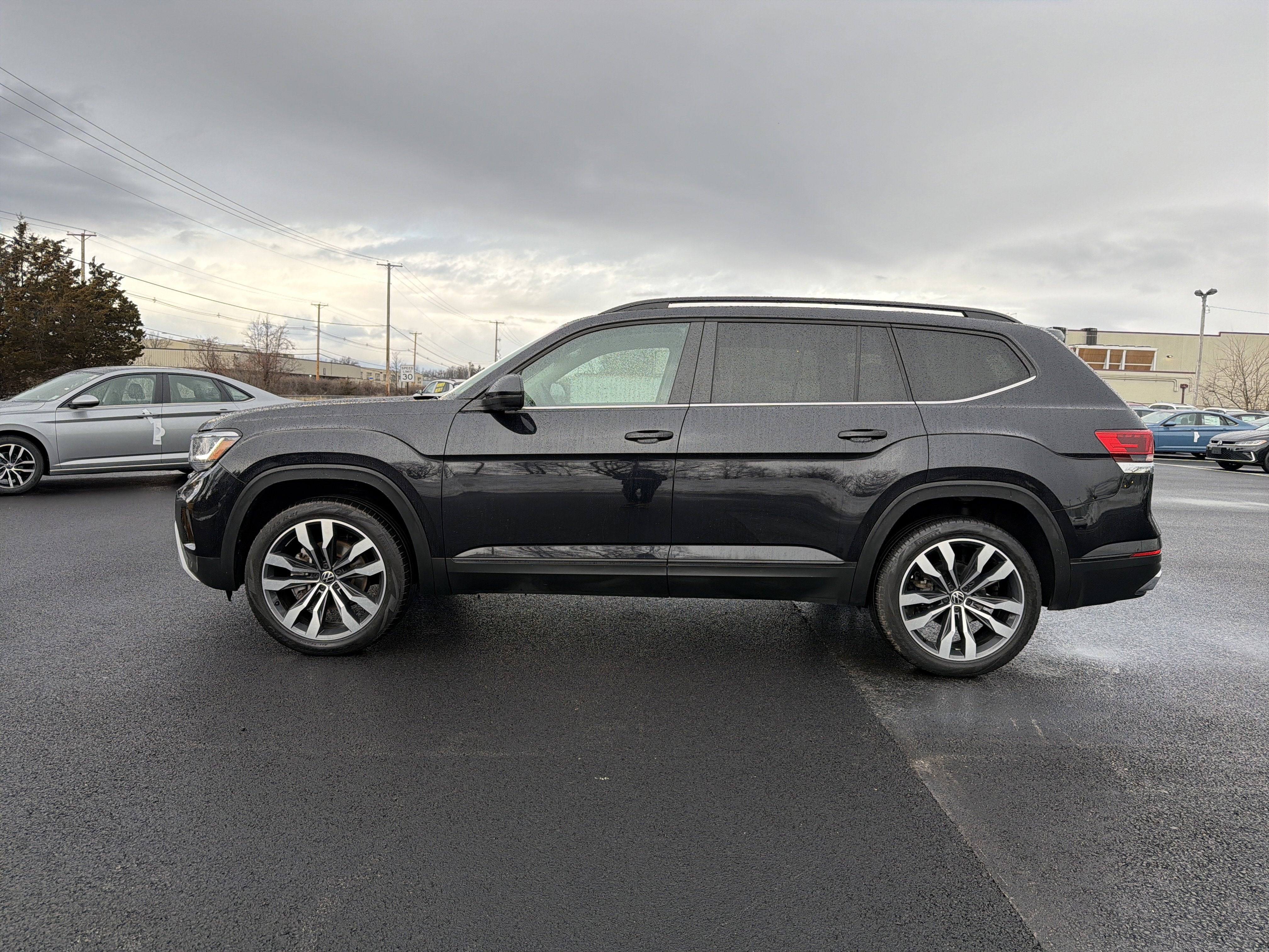 2022 Volkswagen Atlas 3.6L V6 SE w/Technology