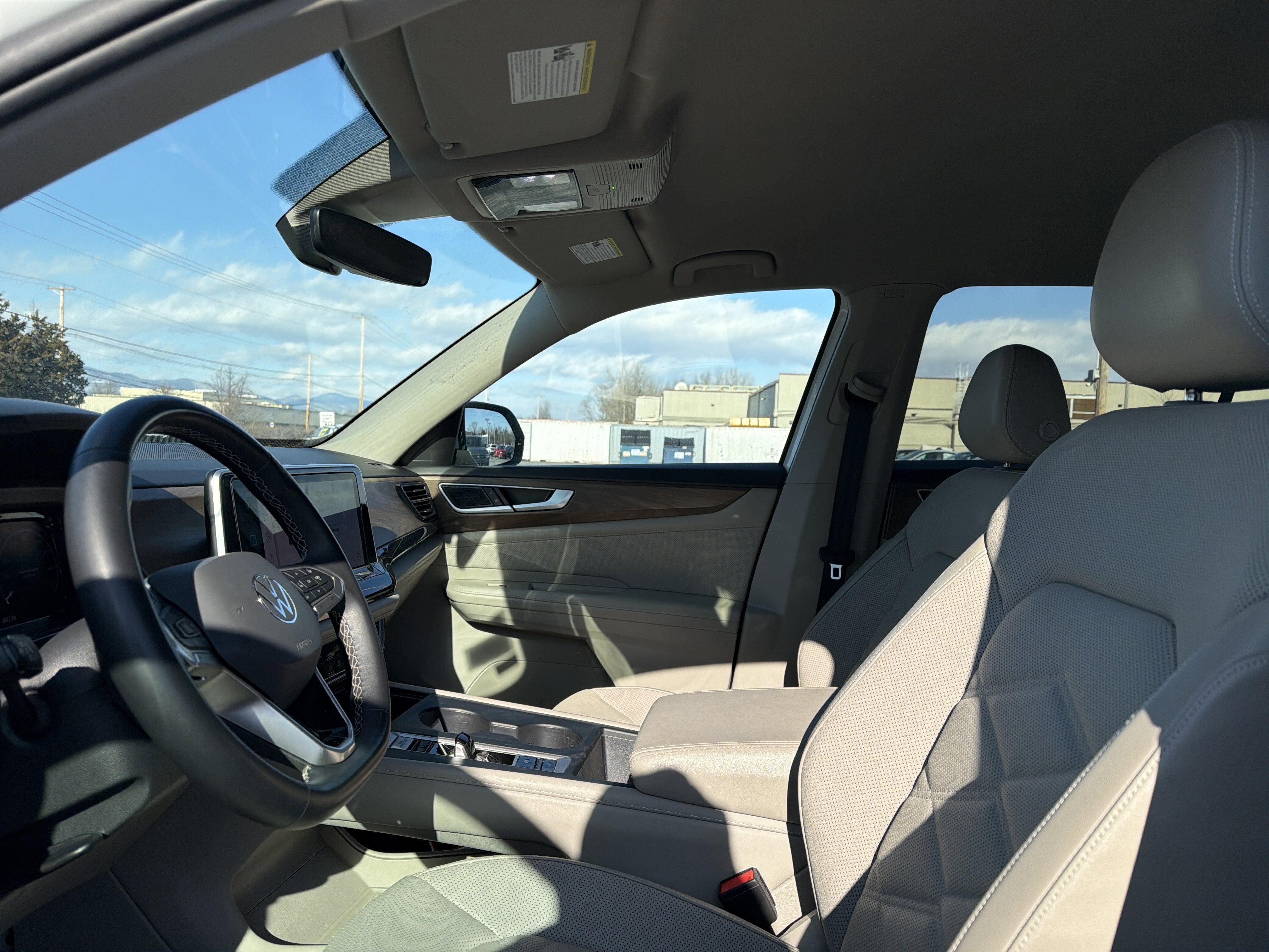 2024 Volkswagen Atlas 2.0T SE