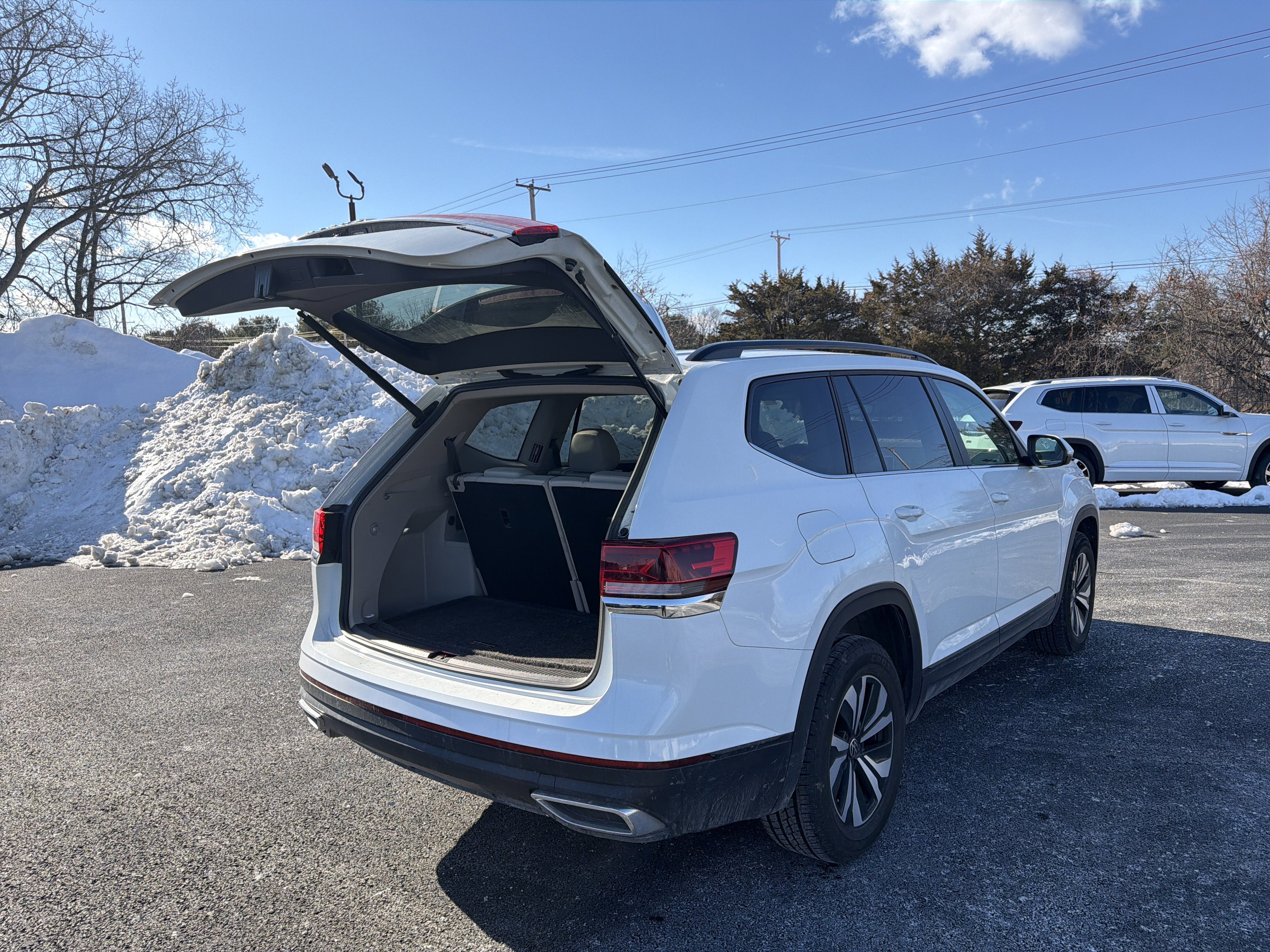 2024 Volkswagen Atlas 2.0T SE