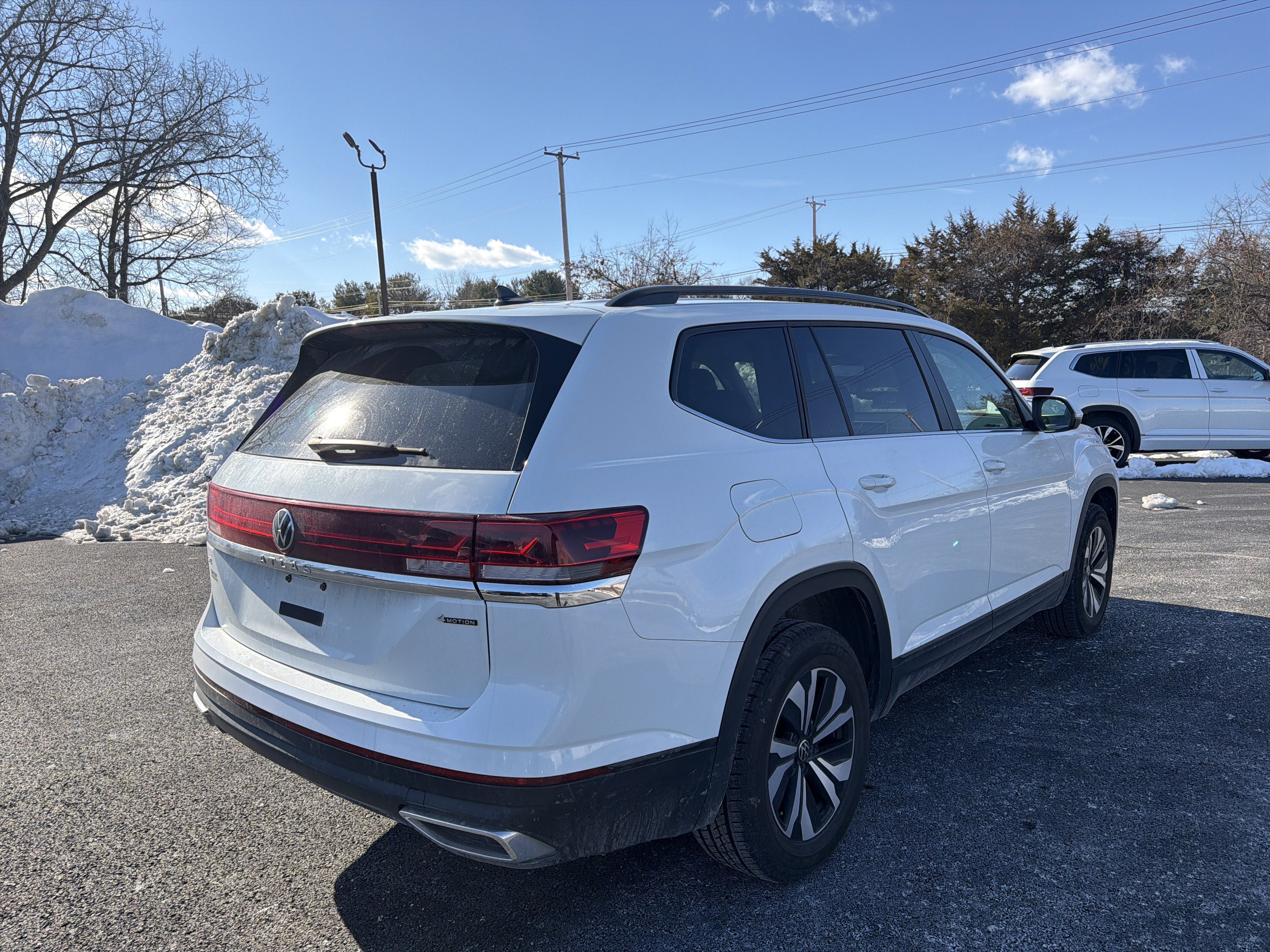 2024 Volkswagen Atlas 2.0T SE