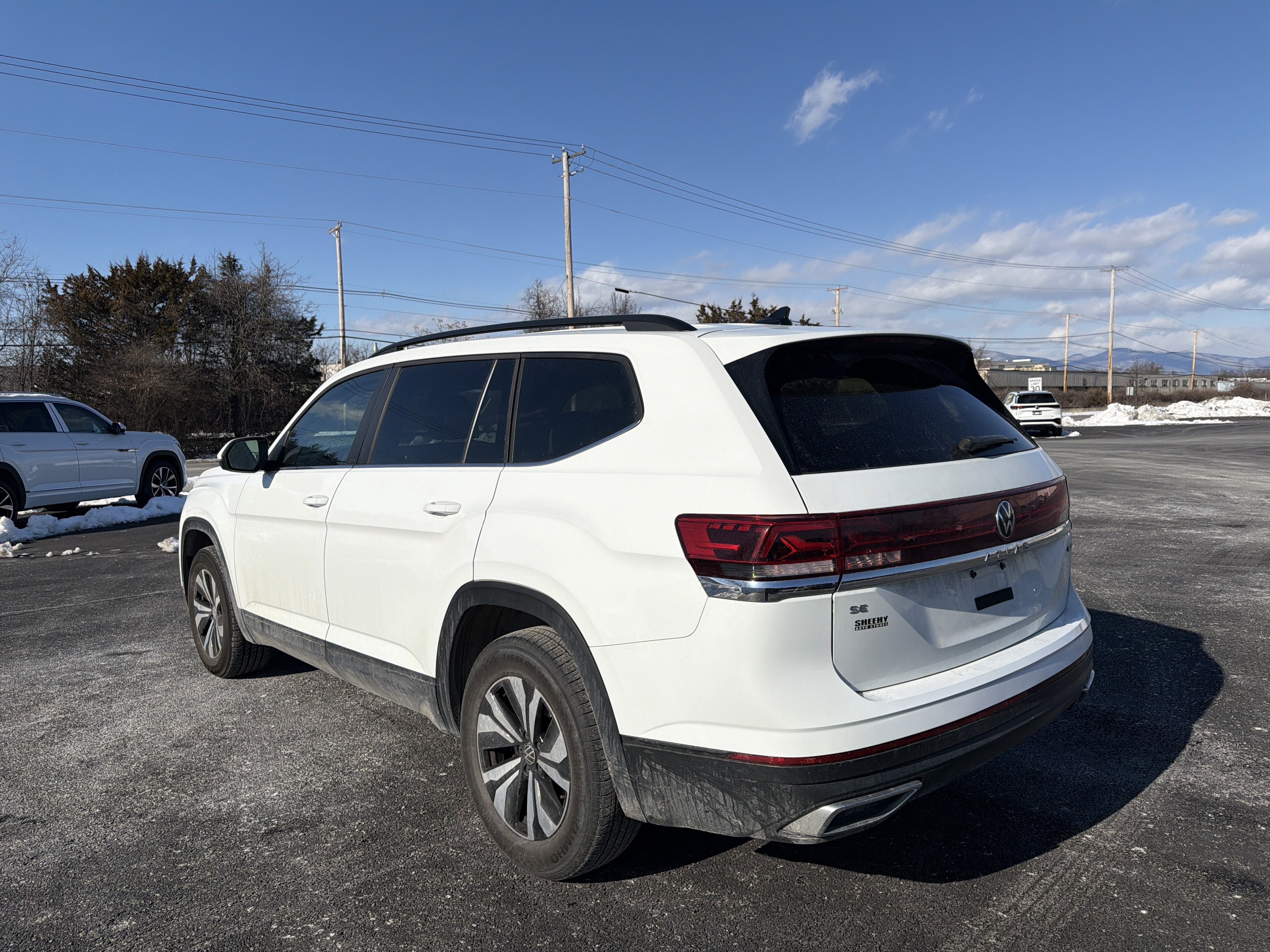 2024 Volkswagen Atlas 2.0T SE