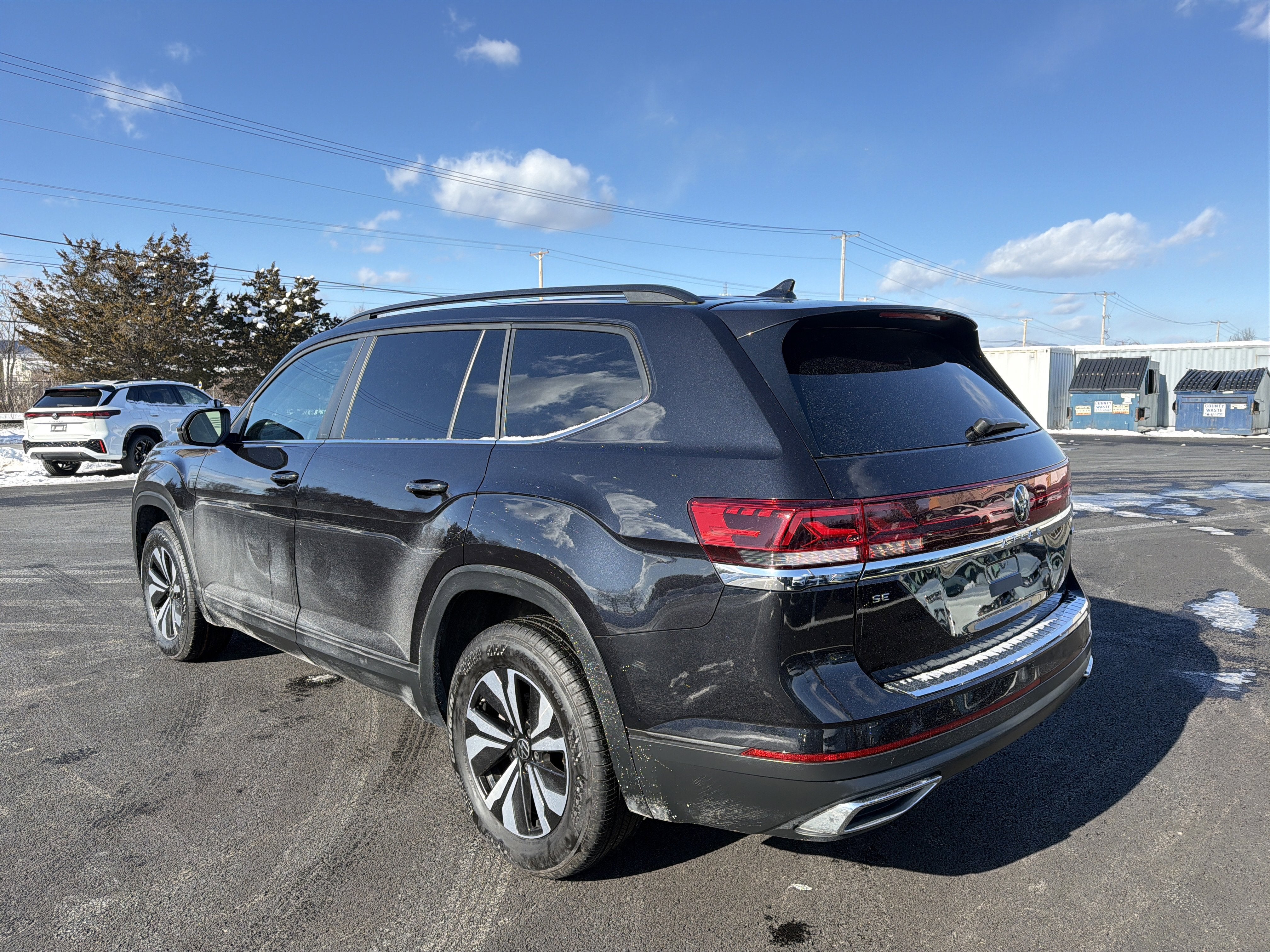 2024 Volkswagen Atlas 2.0T SE