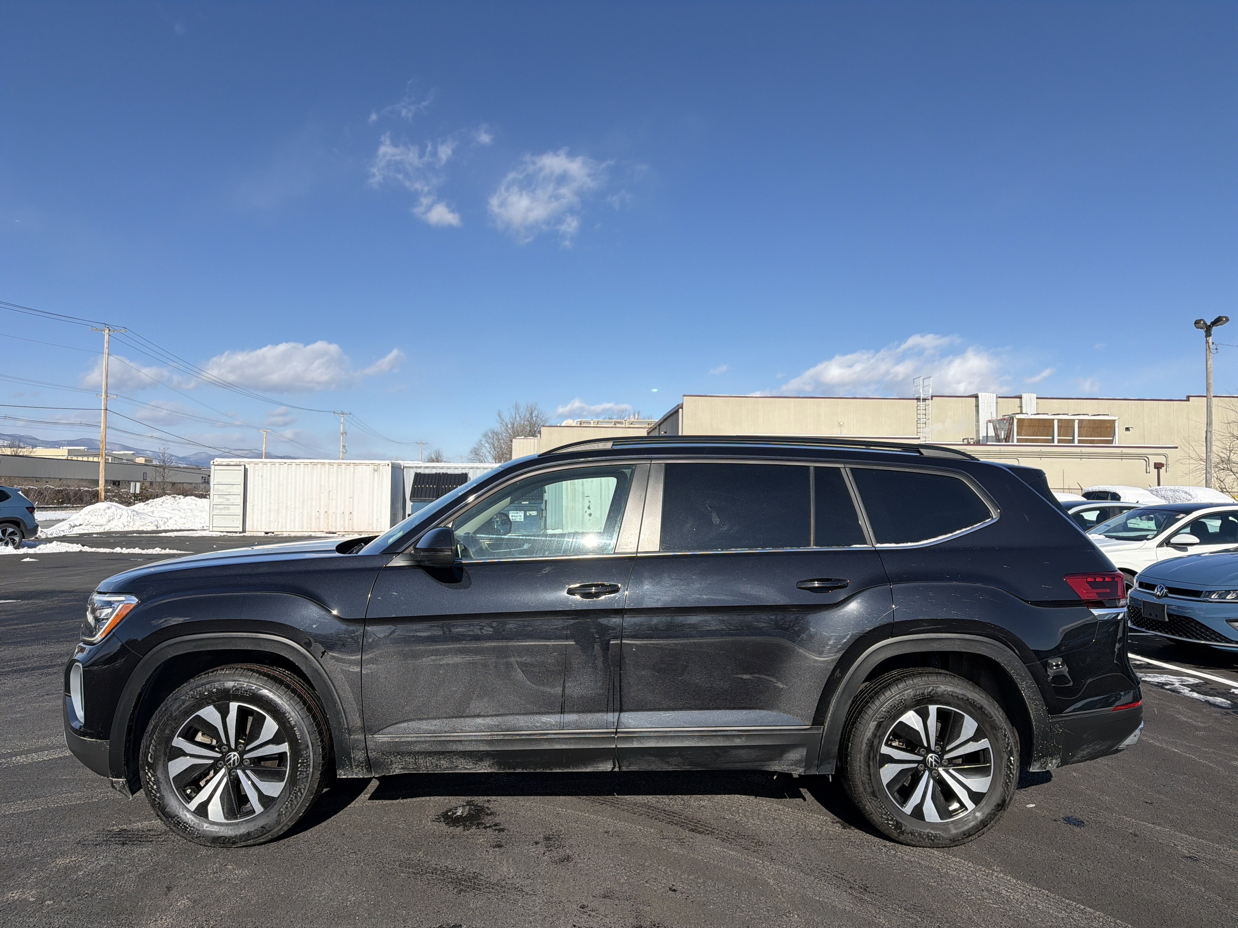 2024 Volkswagen Atlas 2.0T SE
