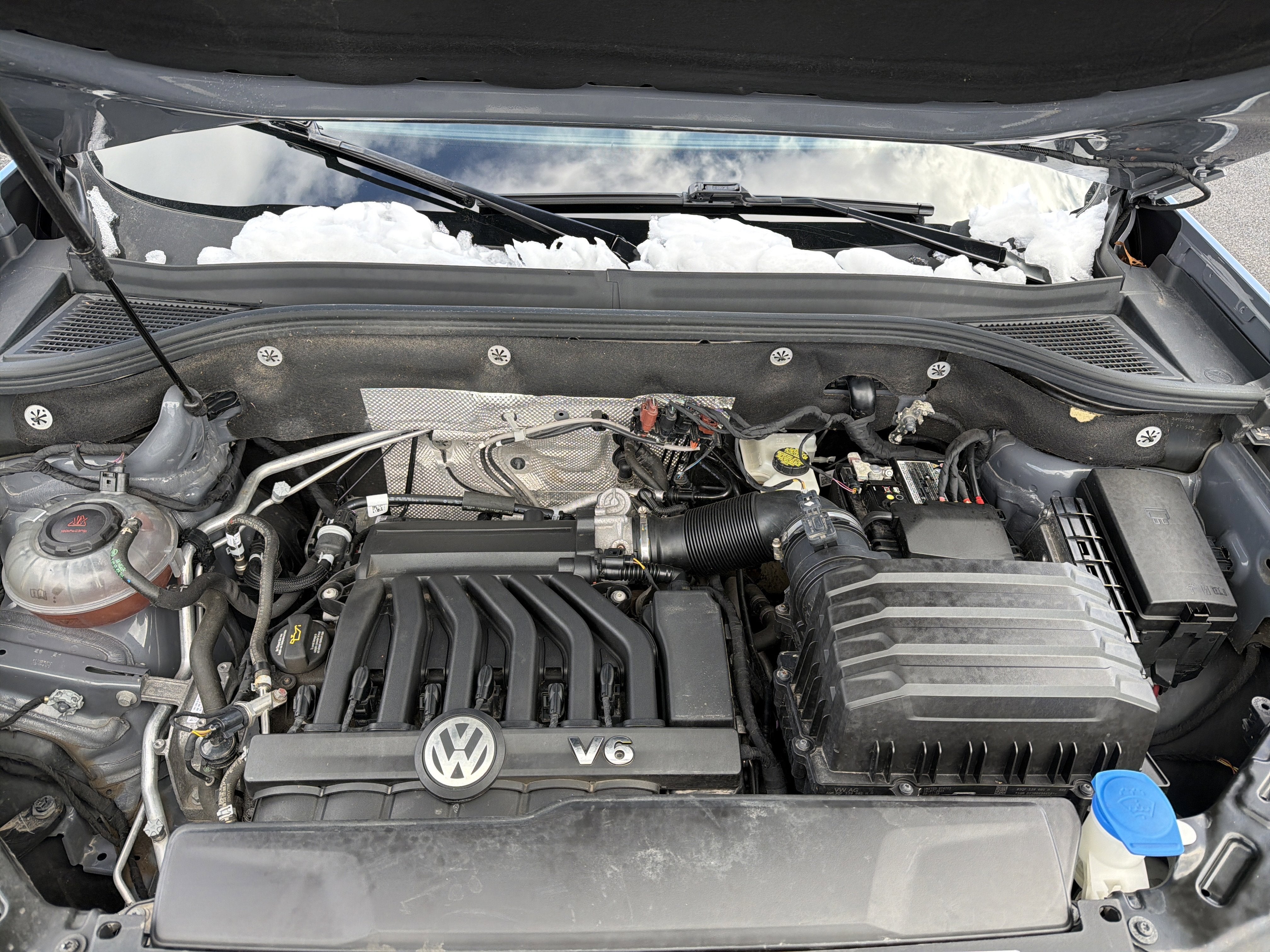 2021 Volkswagen Atlas Cross Sport 3.6L V6 SE w/Technology R-Line