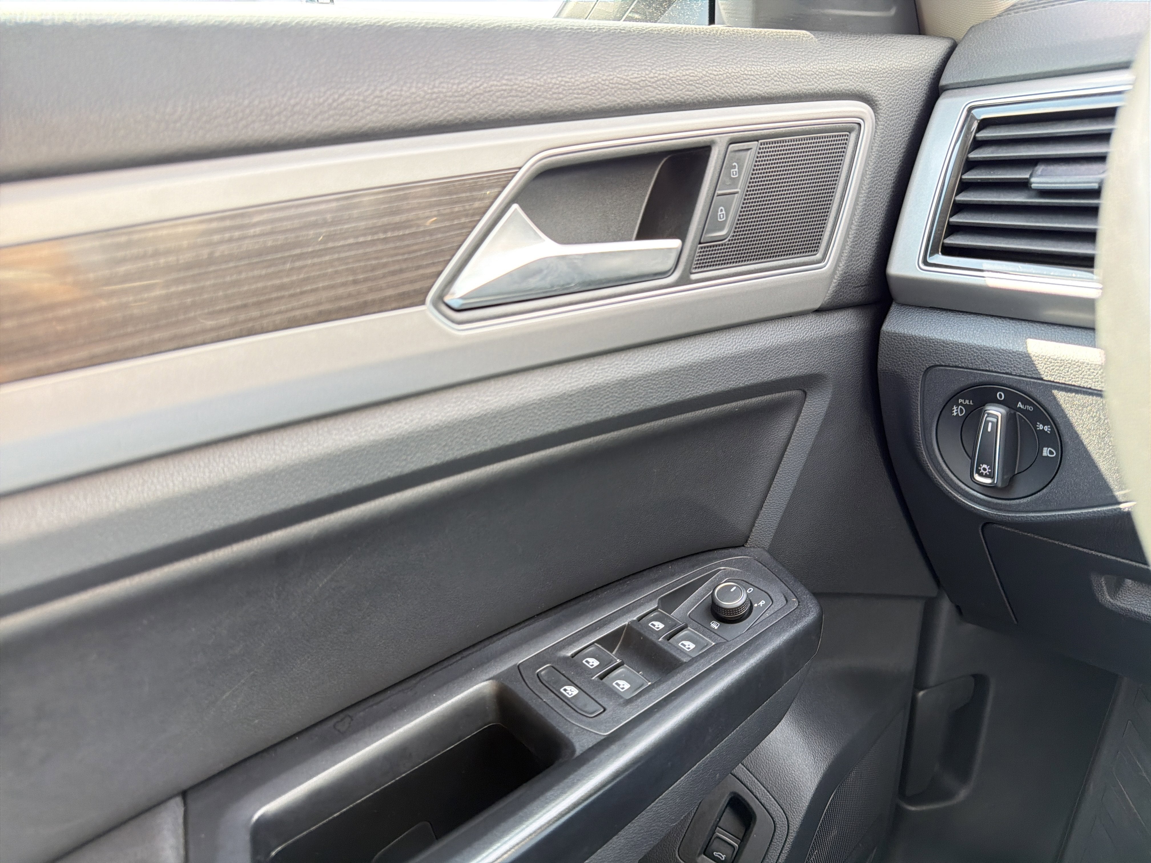 2019 Volkswagen Atlas 3.6L V6 SEL R-Line R-Line