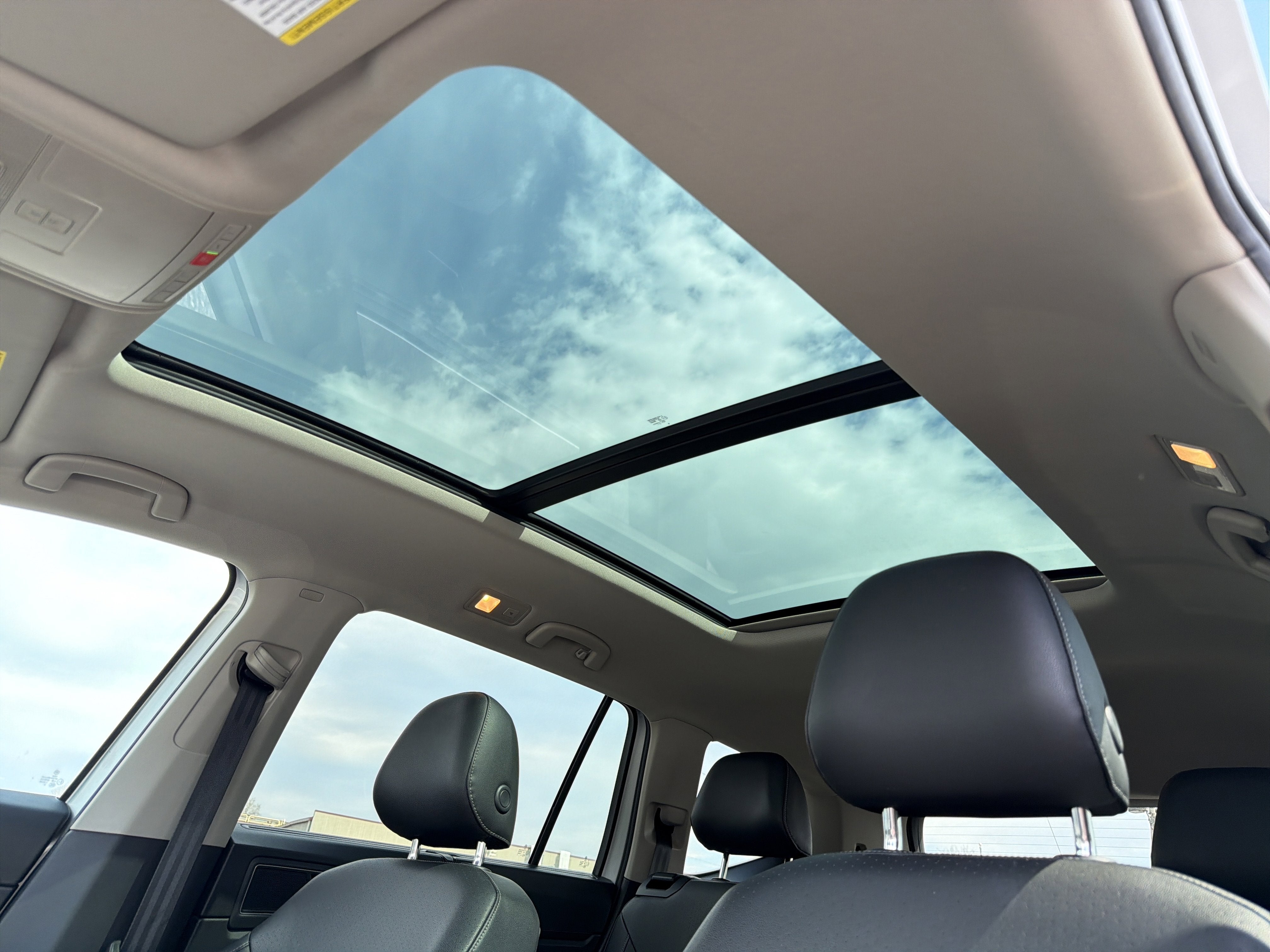 2019 Volkswagen Atlas 3.6L V6 SEL R-Line R-Line