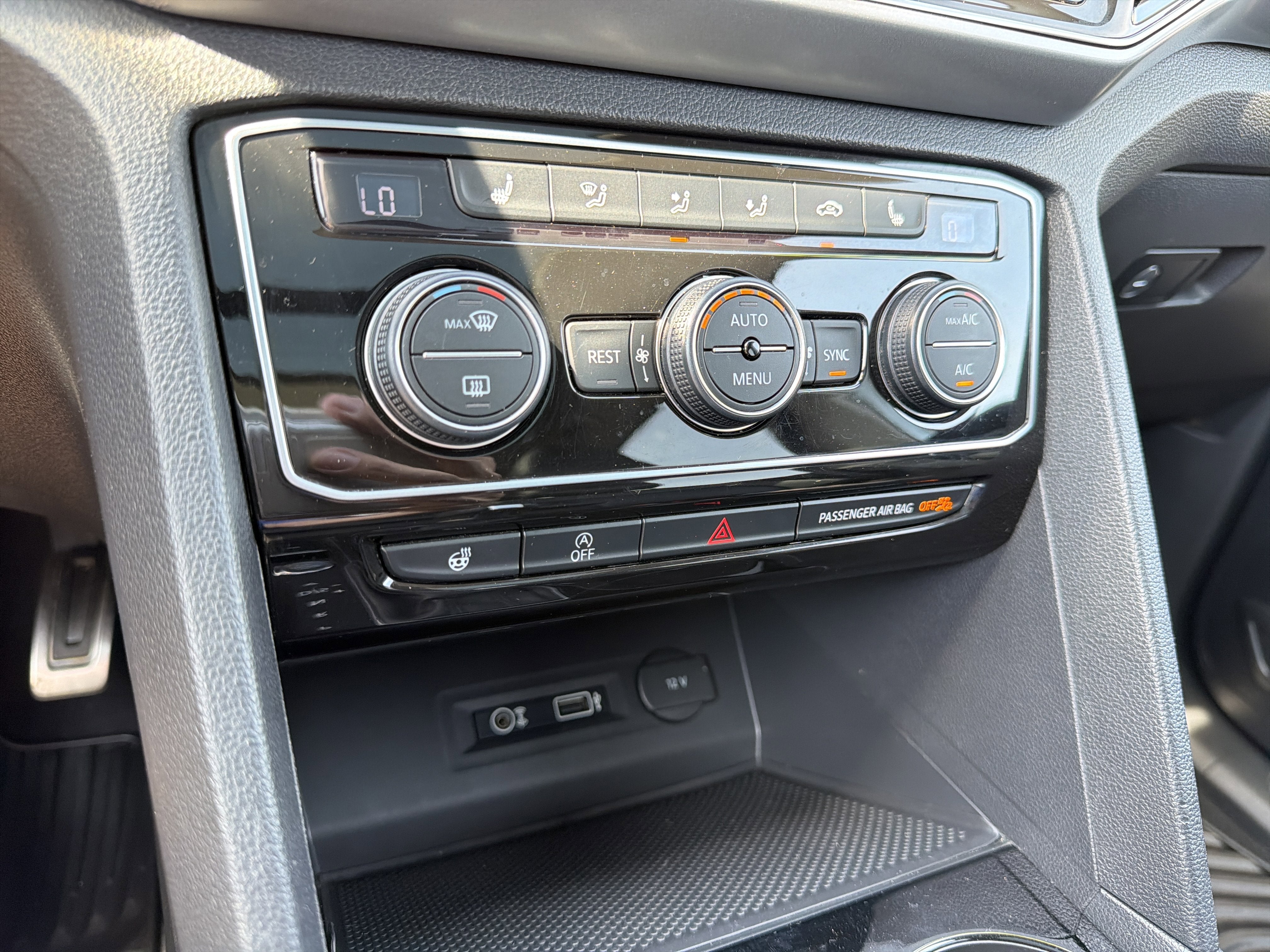 2019 Volkswagen Atlas 3.6L V6 SEL R-Line R-Line