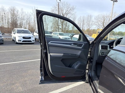 2023 Volkswagen Atlas Cross Sport 2.0T SEL R-Line