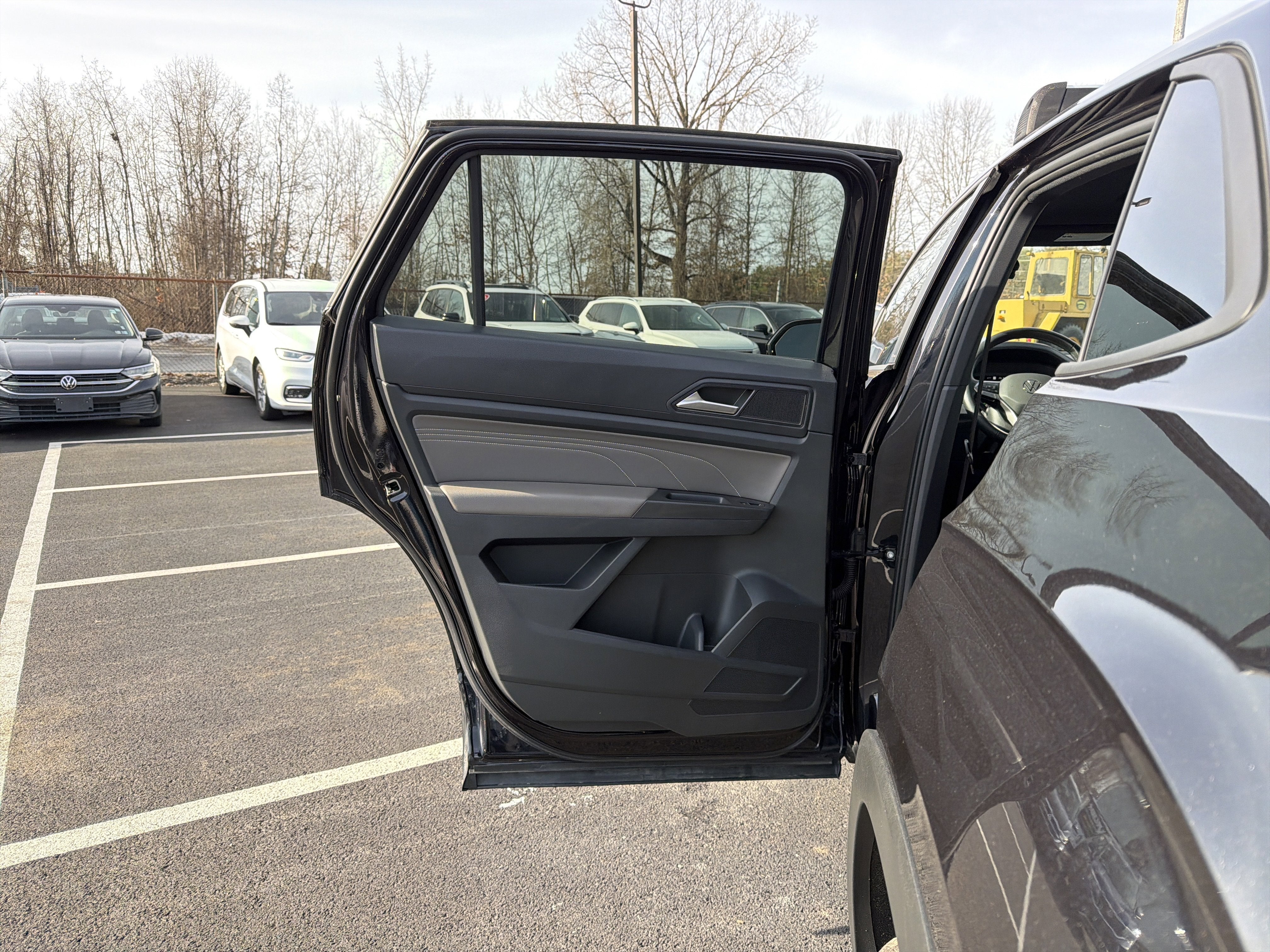 2023 Volkswagen Atlas Cross Sport 2.0T SEL R-Line