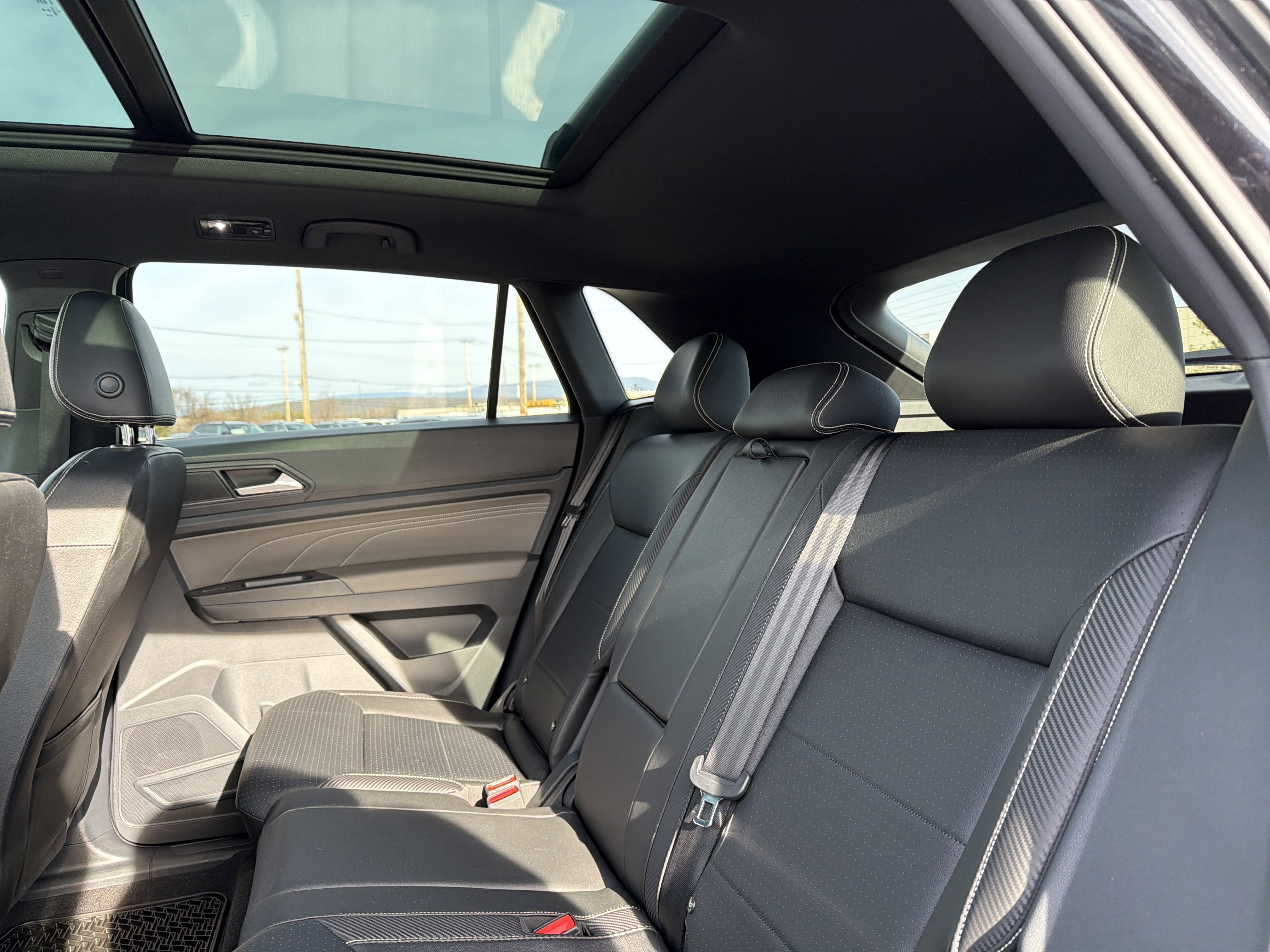 2023 Volkswagen Atlas Cross Sport 2.0T SEL R-Line