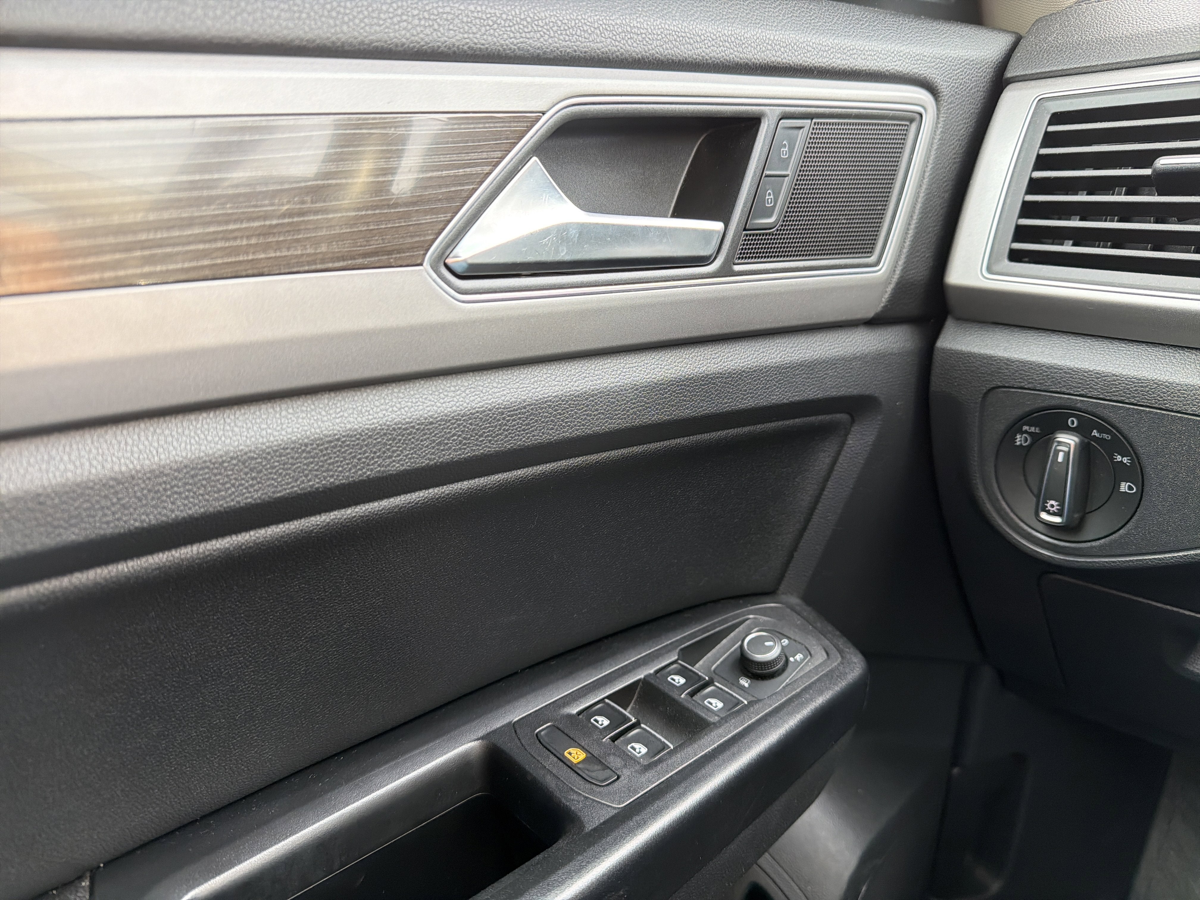 2019 Volkswagen Atlas 3.6L V6 SE w/Technology