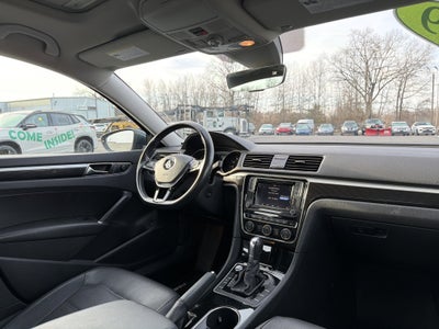 2019 Volkswagen Passat 2.0T SE R-Line
