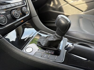 2019 Volkswagen Passat 2.0T SE R-Line