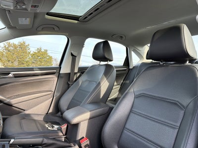 2019 Volkswagen Passat 2.0T SE R-Line