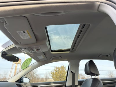 2019 Volkswagen Passat 2.0T SE R-Line