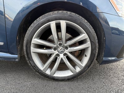 2019 Volkswagen Passat 2.0T SE R-Line